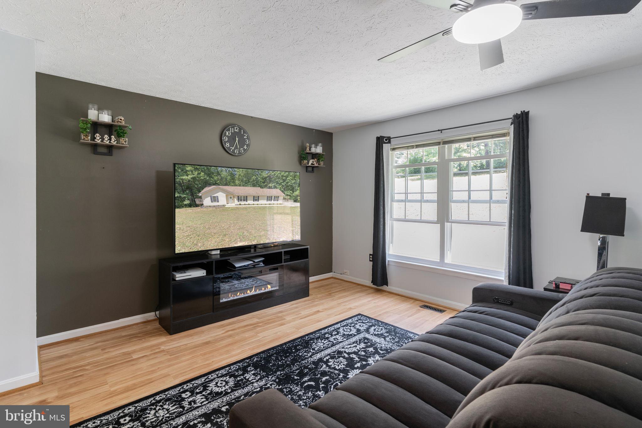 BEVERLY ESTATES - Residential