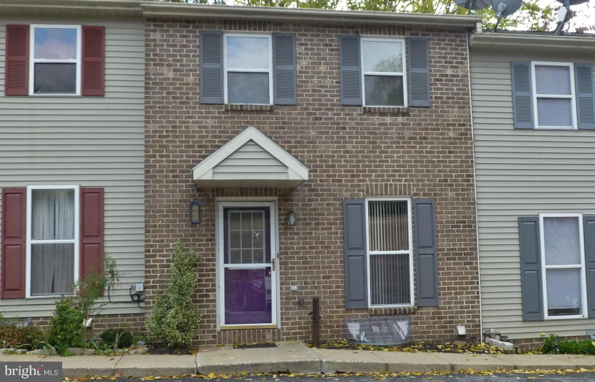 Great town home in CV schools with 2 generous size bedrooms, finished family room I walk out basement, nice size living room and eat in kitchen. Lots of storage in attic.