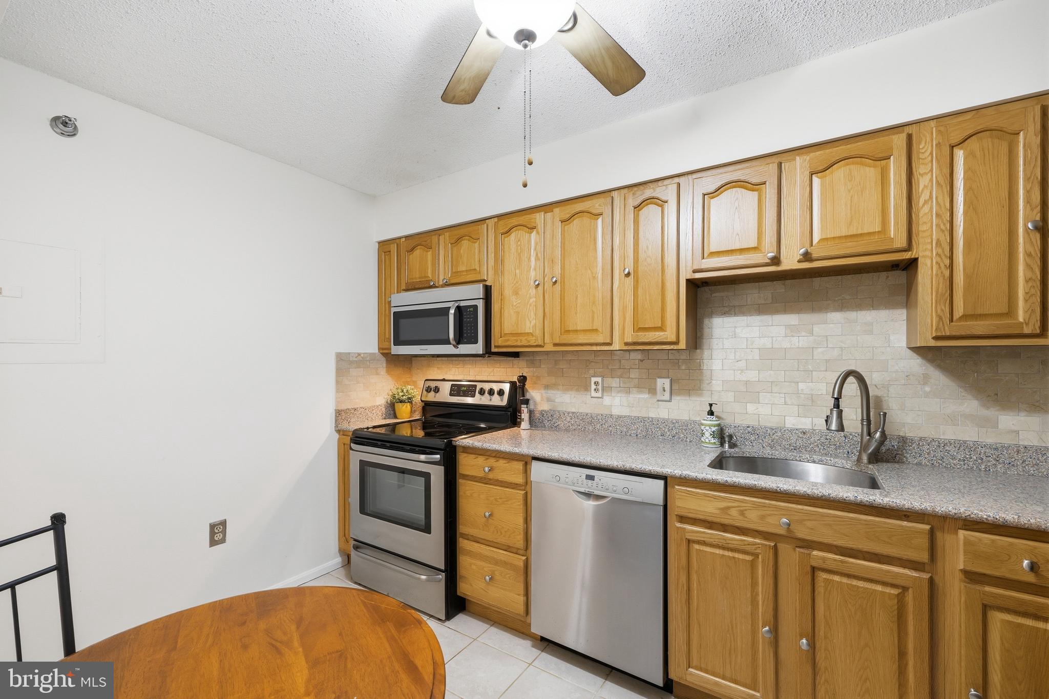 GREENS AT LEISURE WORLD - Residential