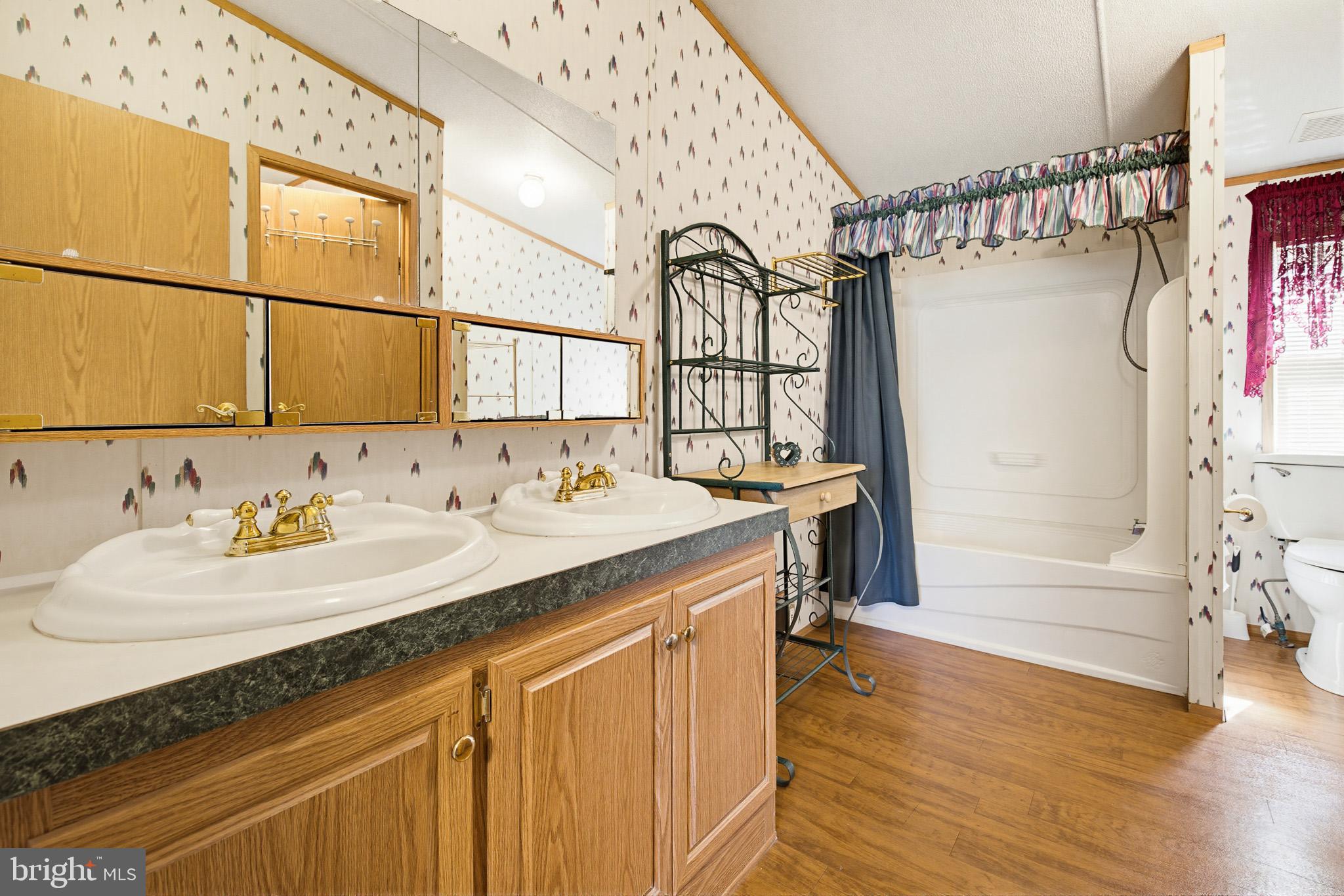 CINDY'S MOBILE HOME PARK - Residential