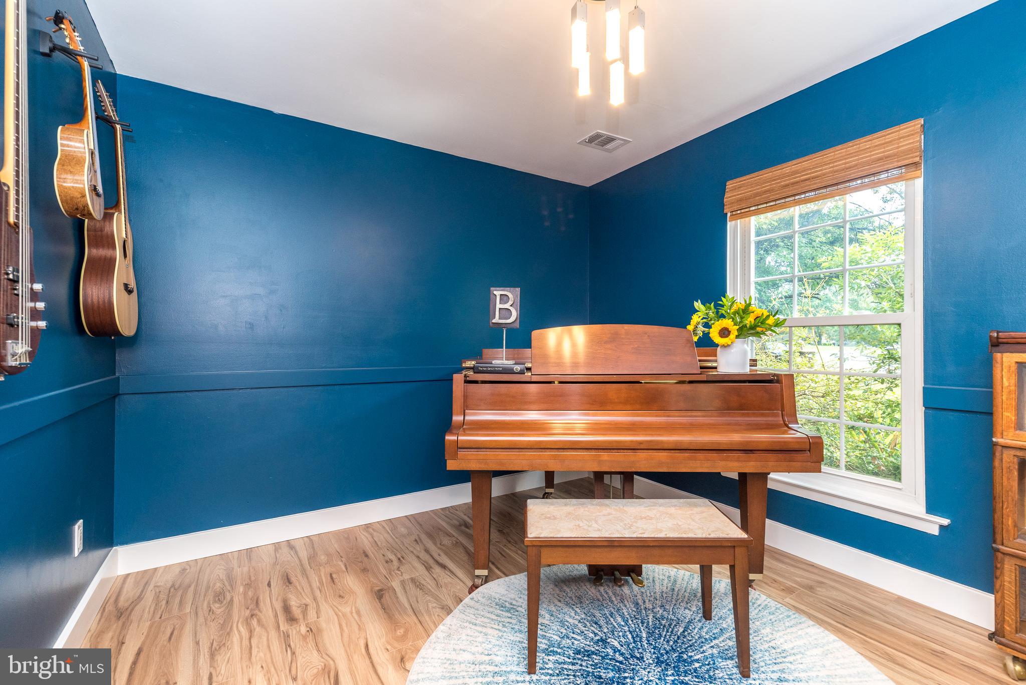 LEXINGTON LEAS - Residential