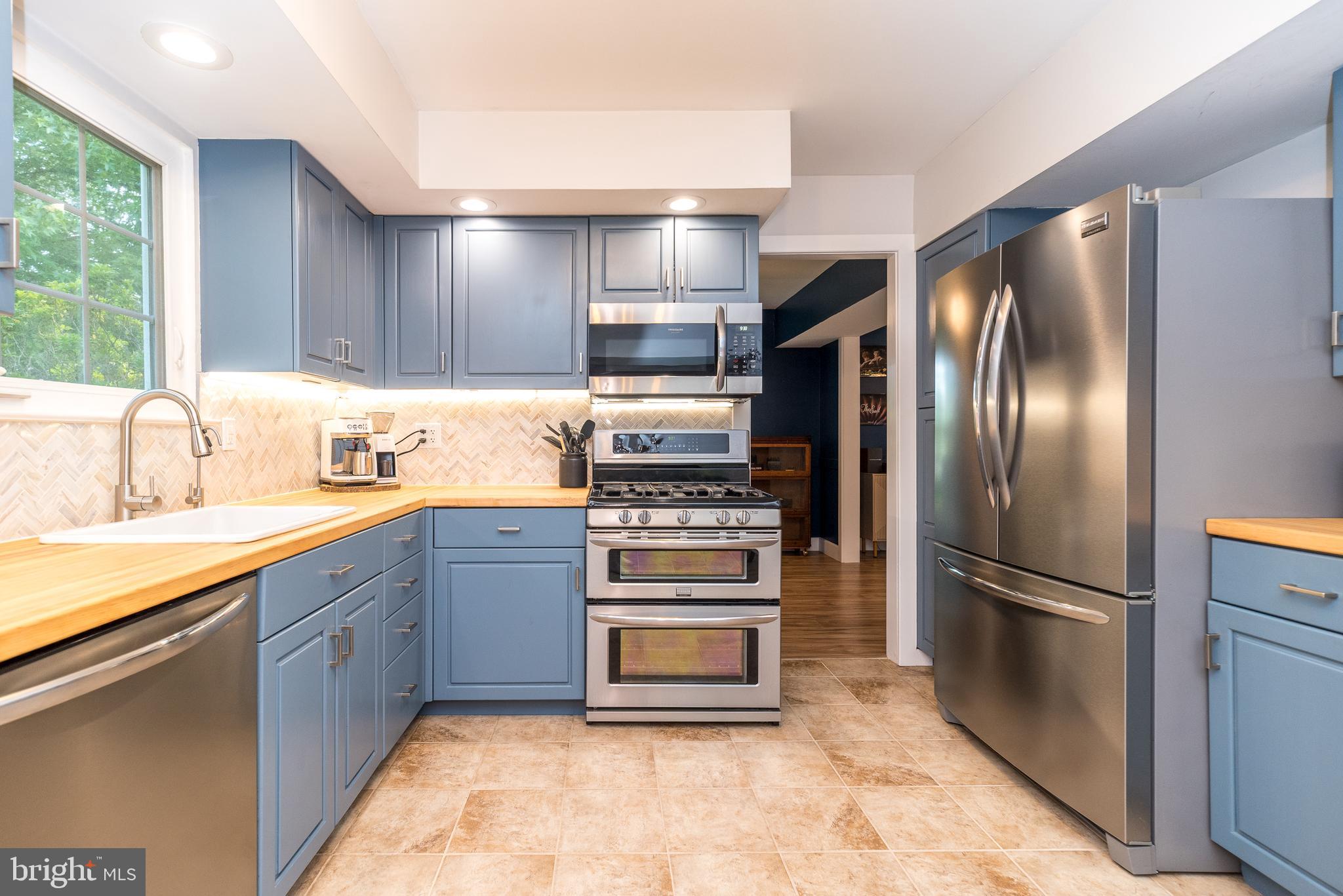 LEXINGTON LEAS - Residential