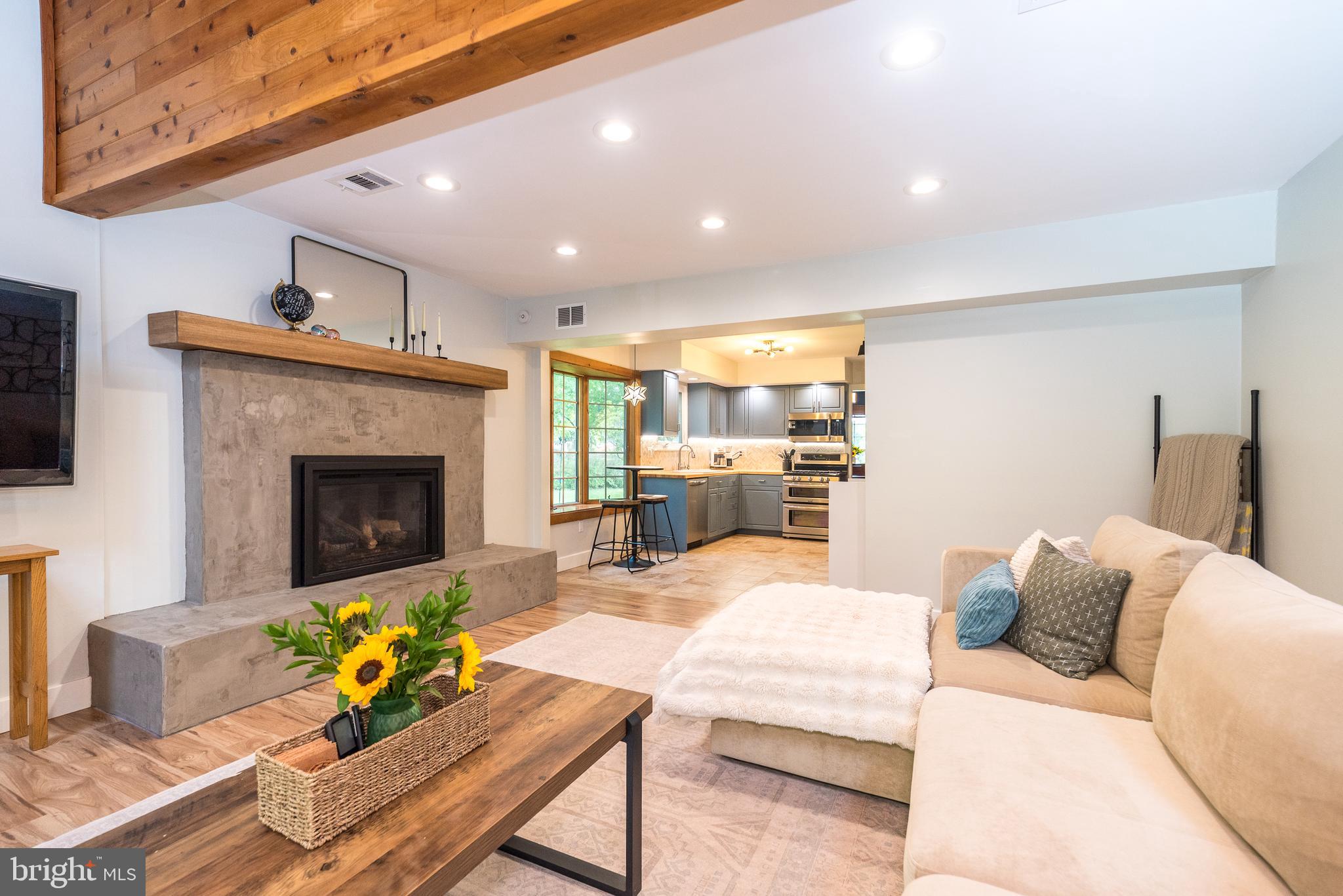 LEXINGTON LEAS - Residential