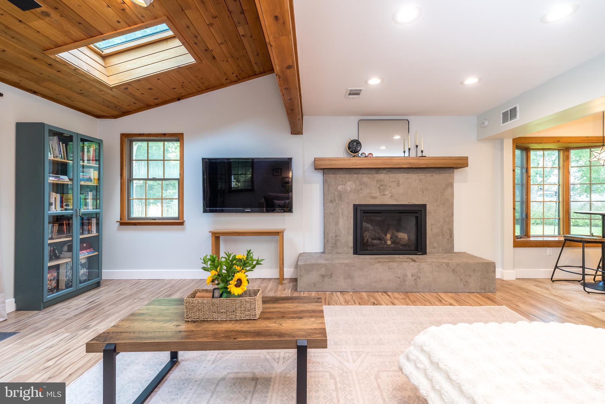 LEXINGTON LEAS - Residential