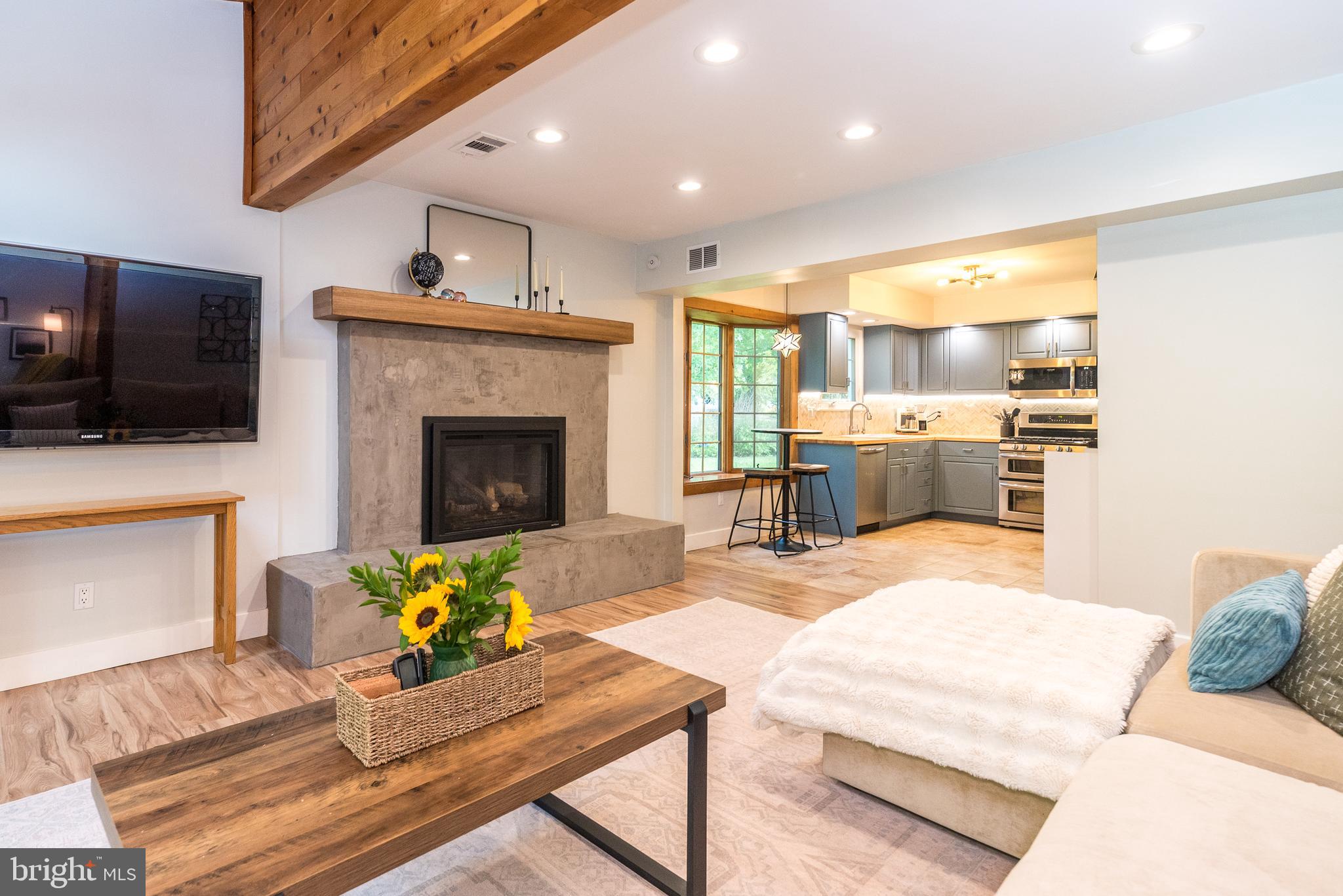 LEXINGTON LEAS - Residential