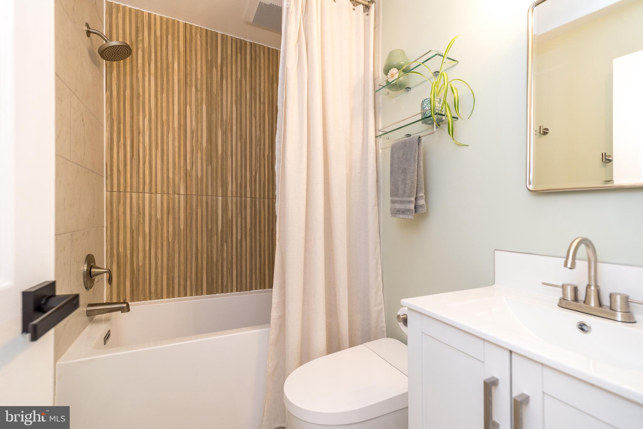 LEXINGTON LEAS - Residential
