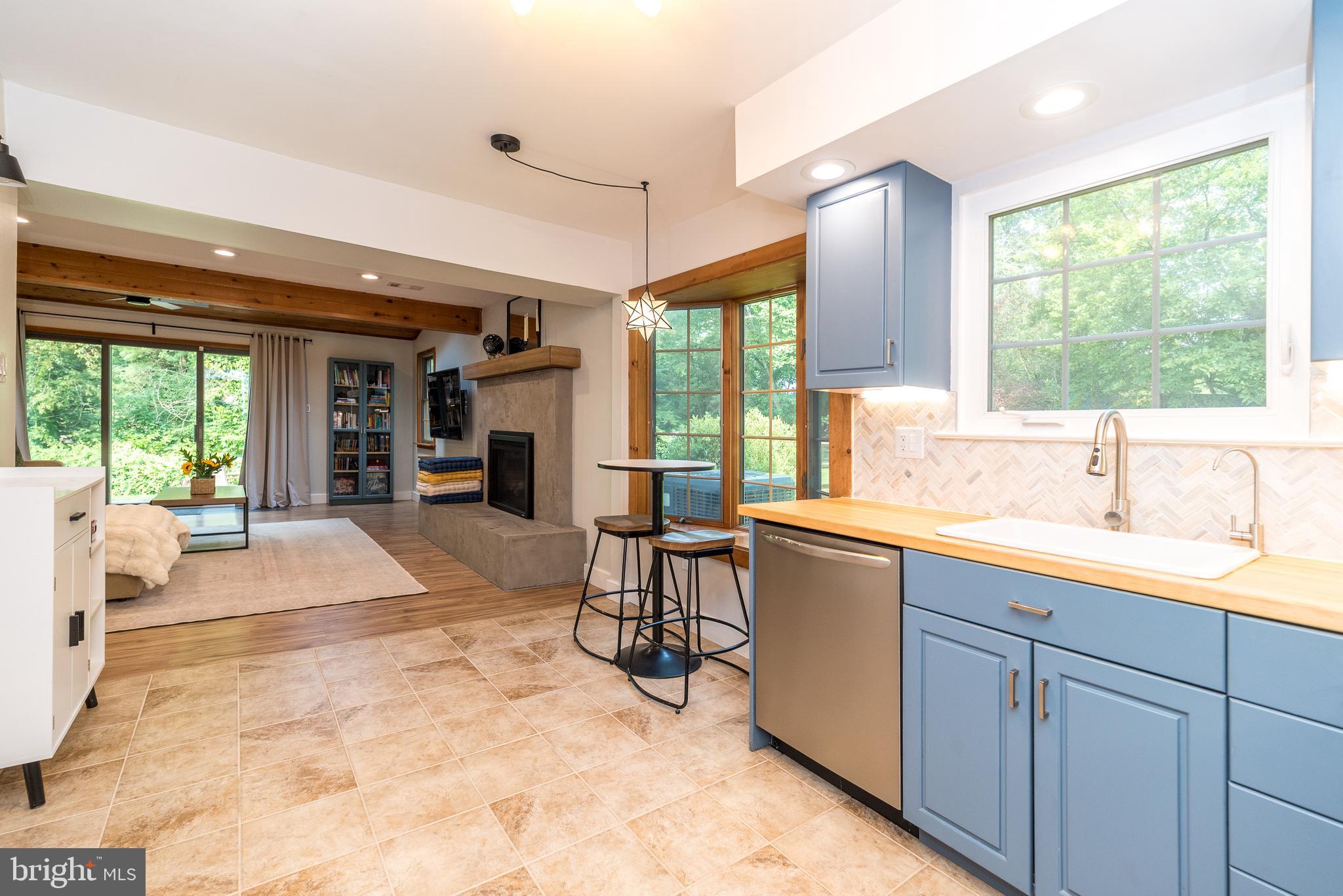 LEXINGTON LEAS - Residential
