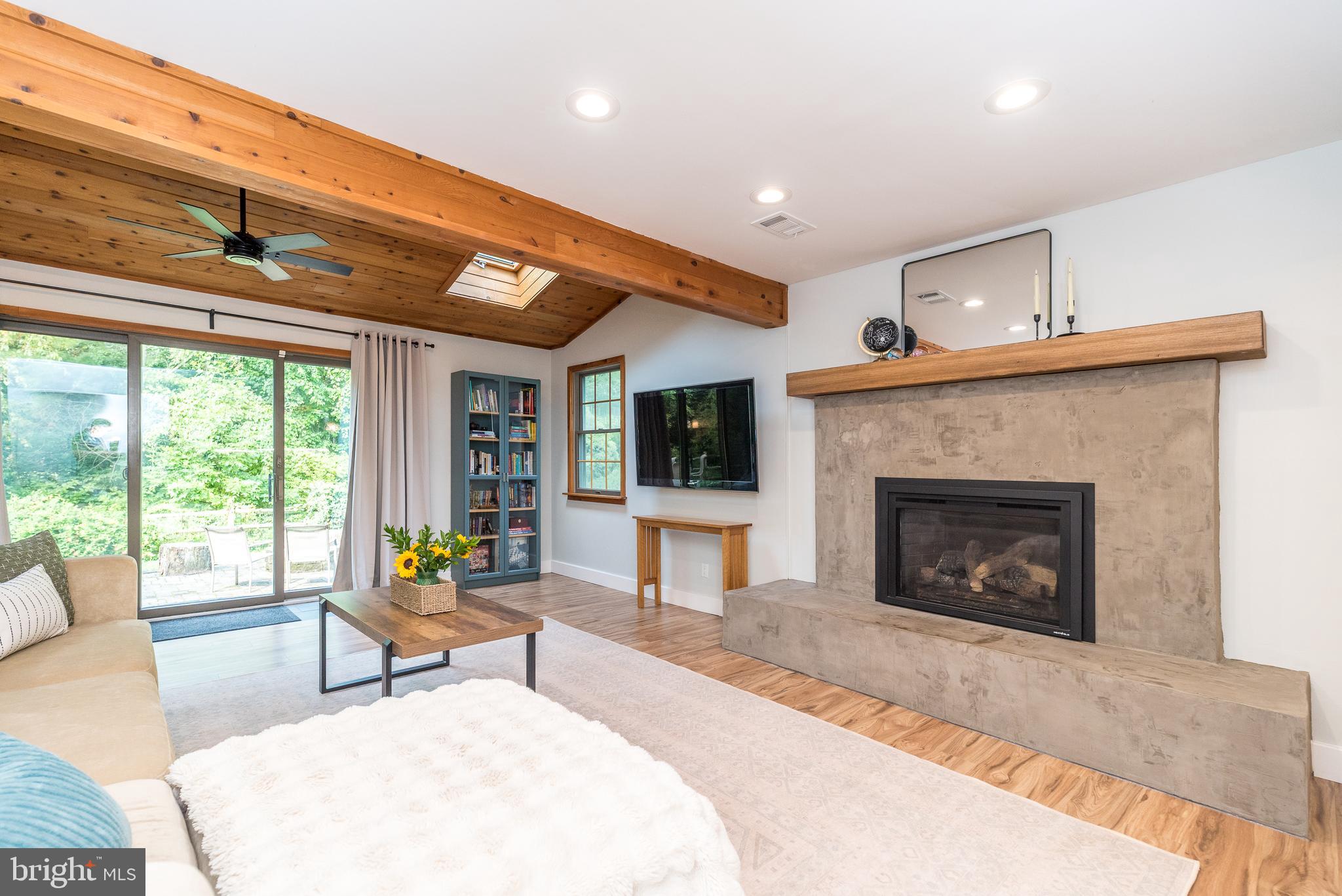 LEXINGTON LEAS - Residential
