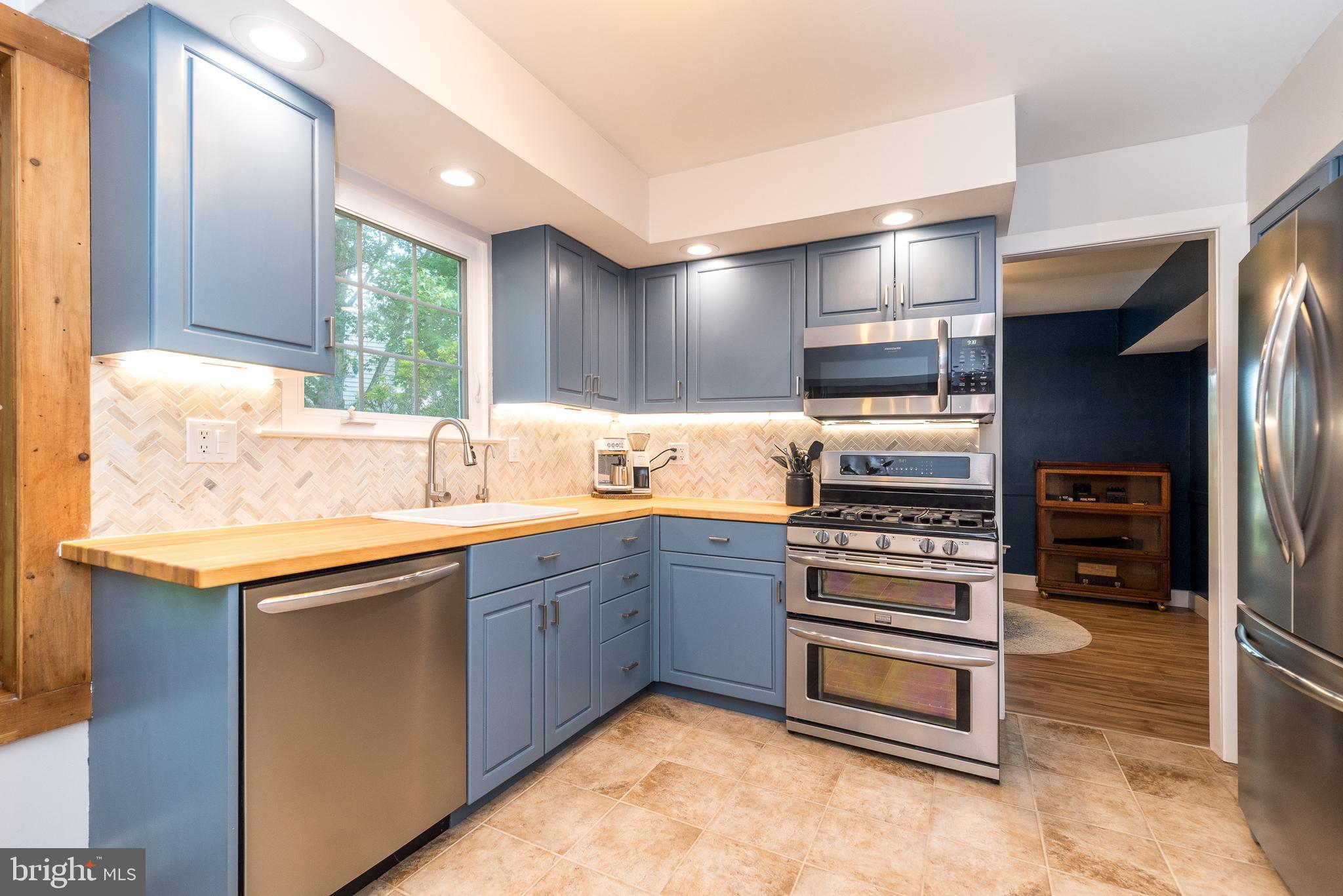 LEXINGTON LEAS - Residential
