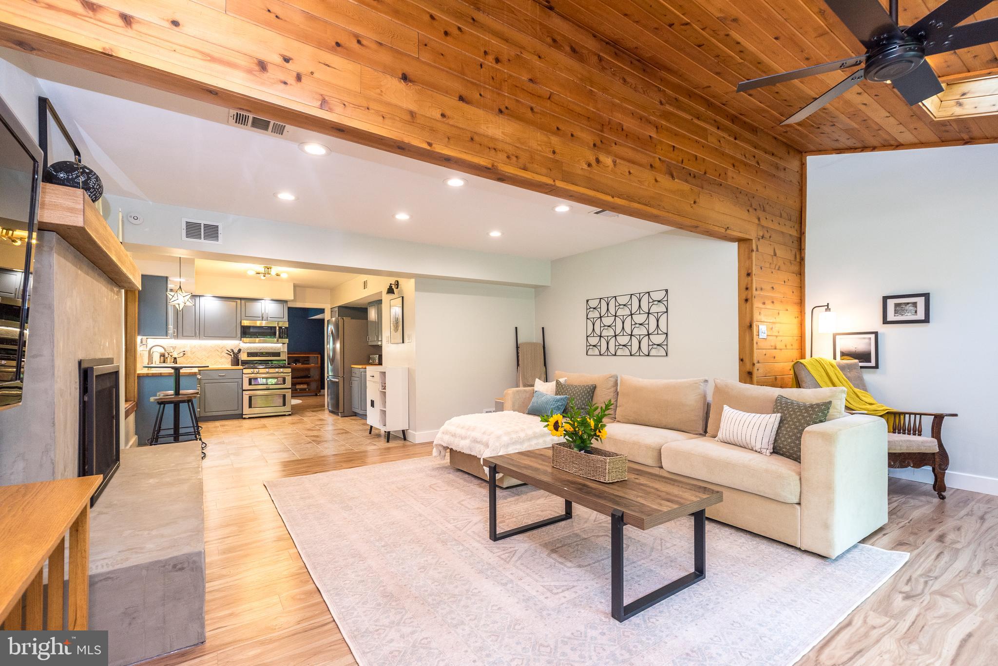 LEXINGTON LEAS - Residential