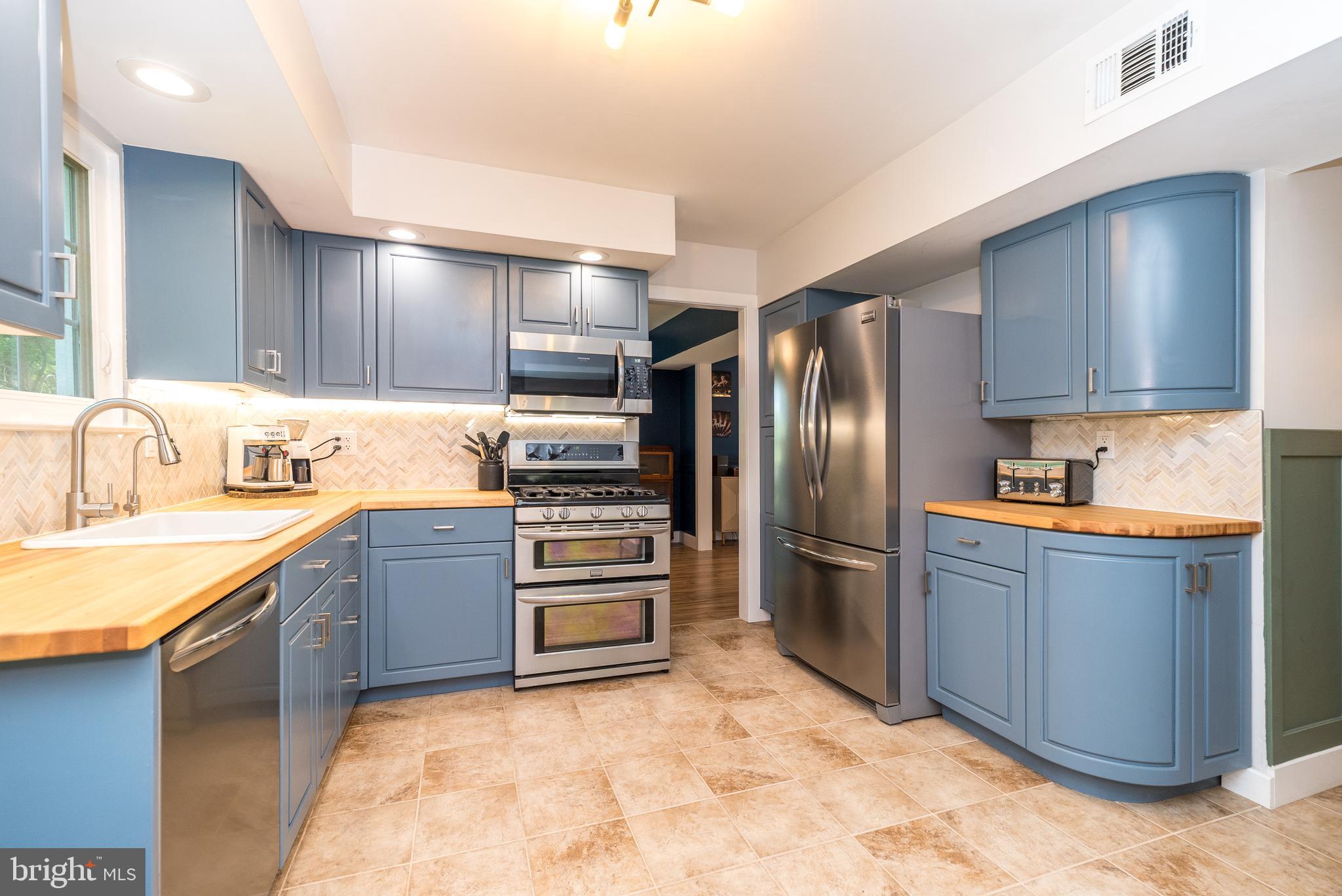 LEXINGTON LEAS - Residential