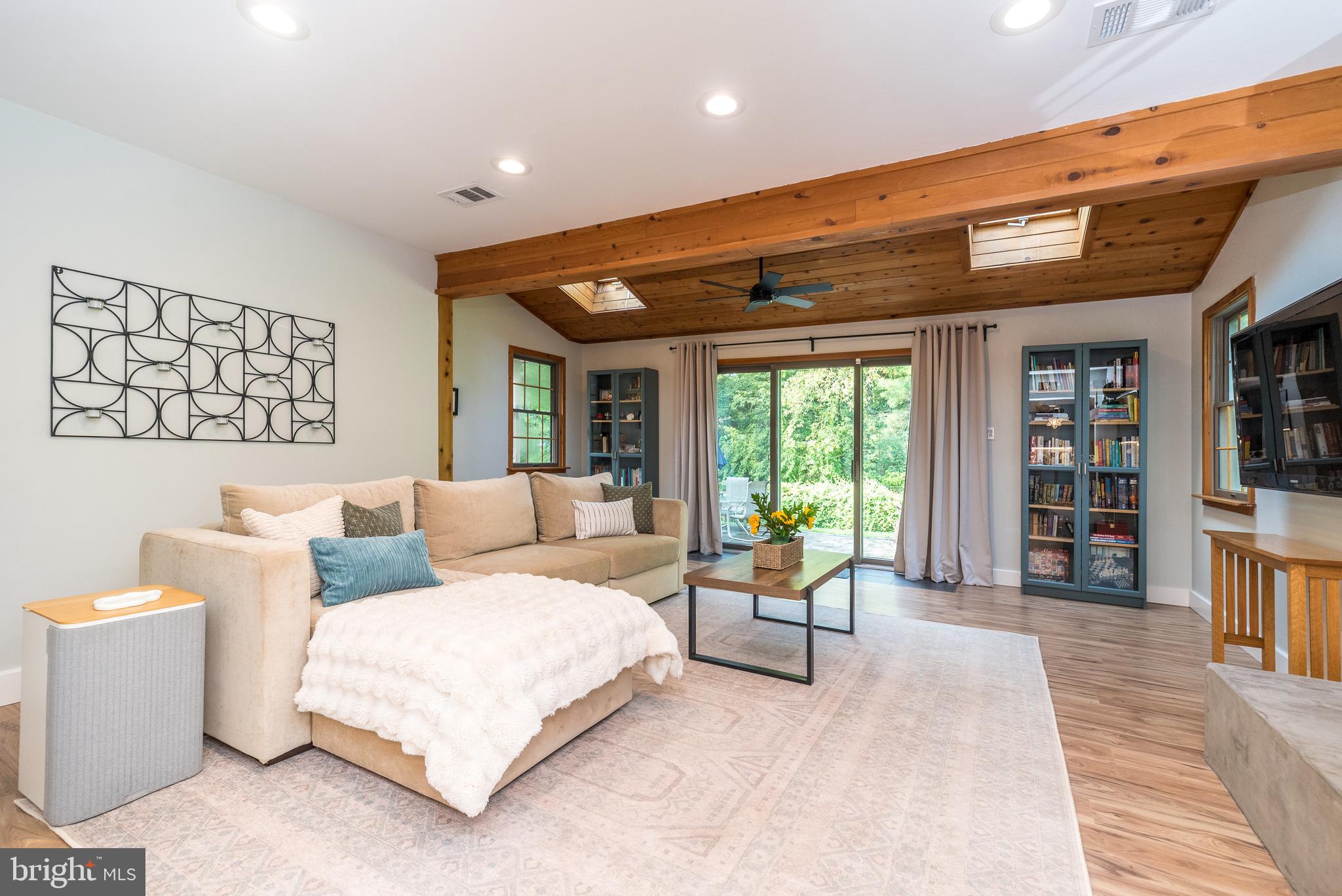 LEXINGTON LEAS - Residential