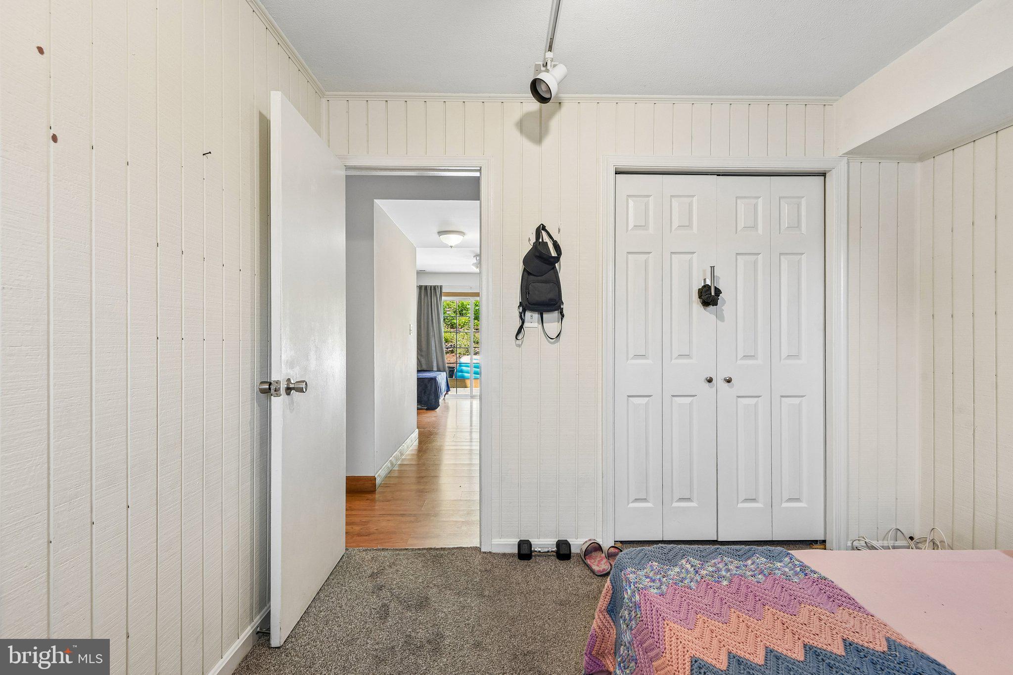 FRIENDLY ACRES - Residential