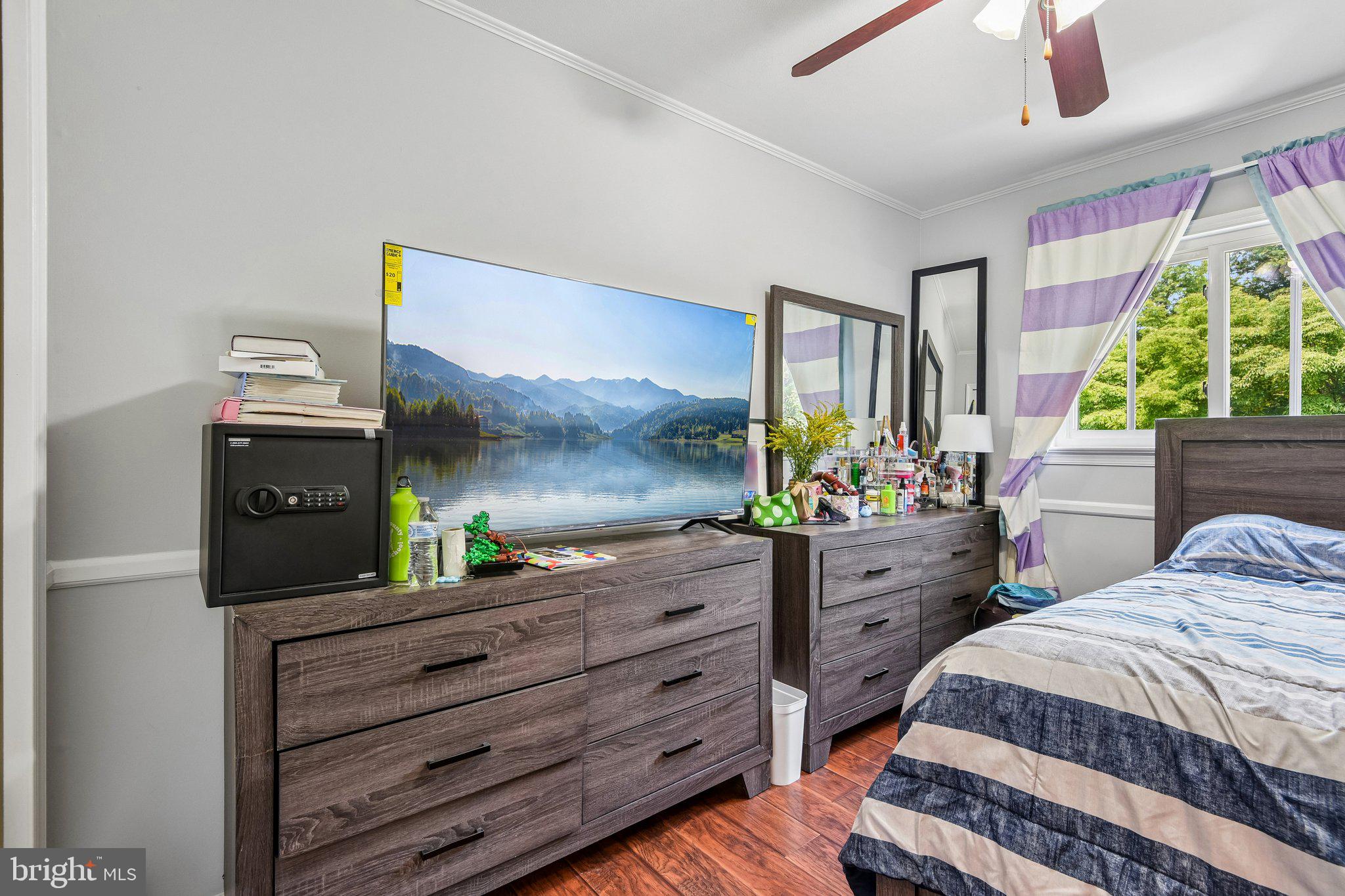 FRIENDLY ACRES - Residential