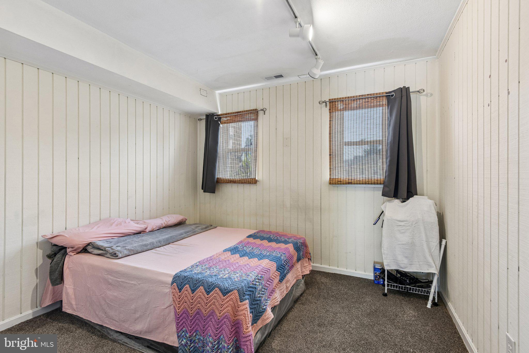 FRIENDLY ACRES - Residential
