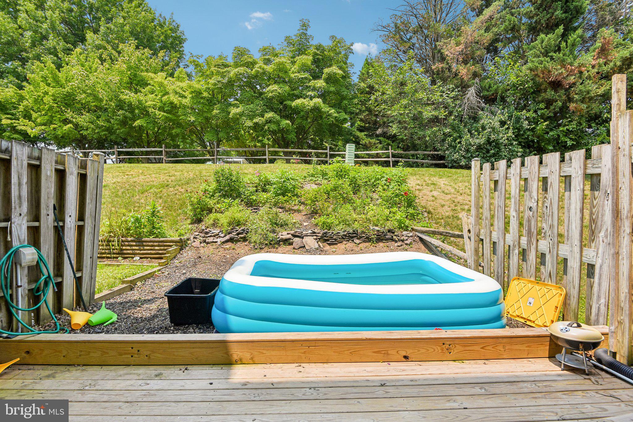 FRIENDLY ACRES - Residential