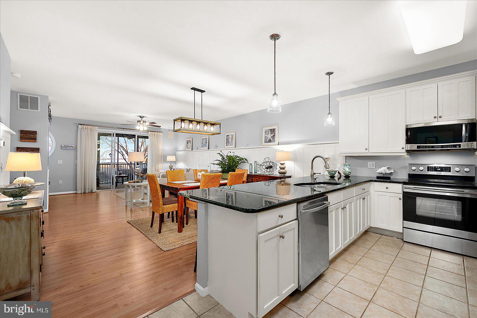 BAYVILLE SHORES - Residential