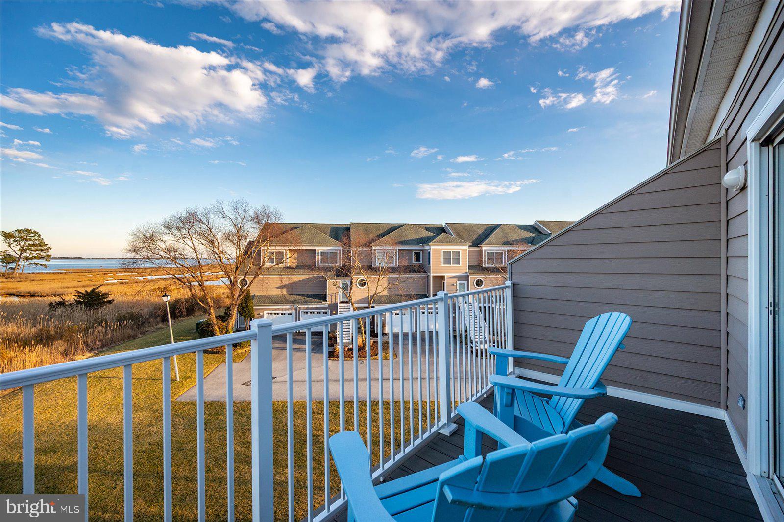 BAYVILLE SHORES - Residential