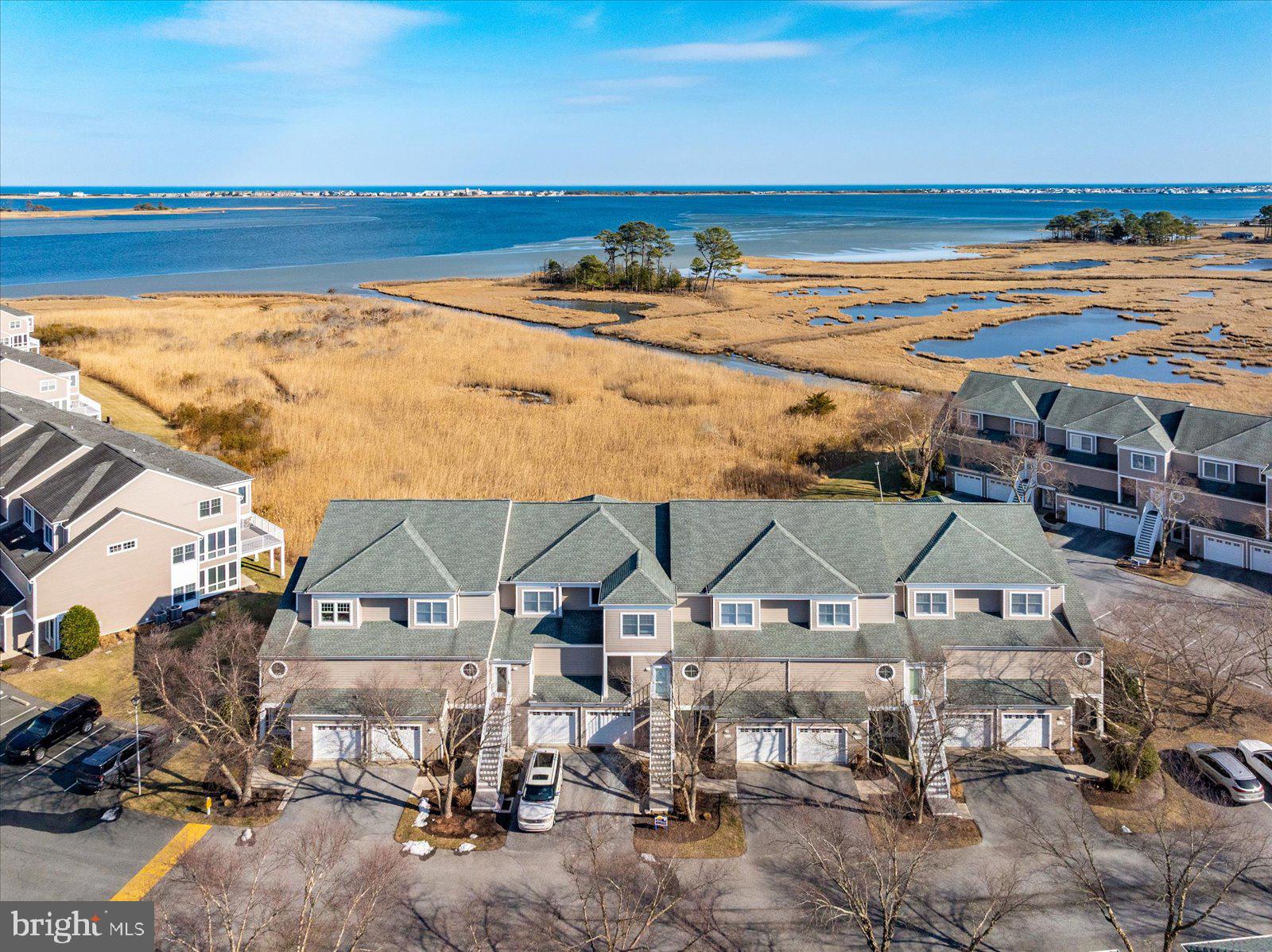 BAYVILLE SHORES - Residential