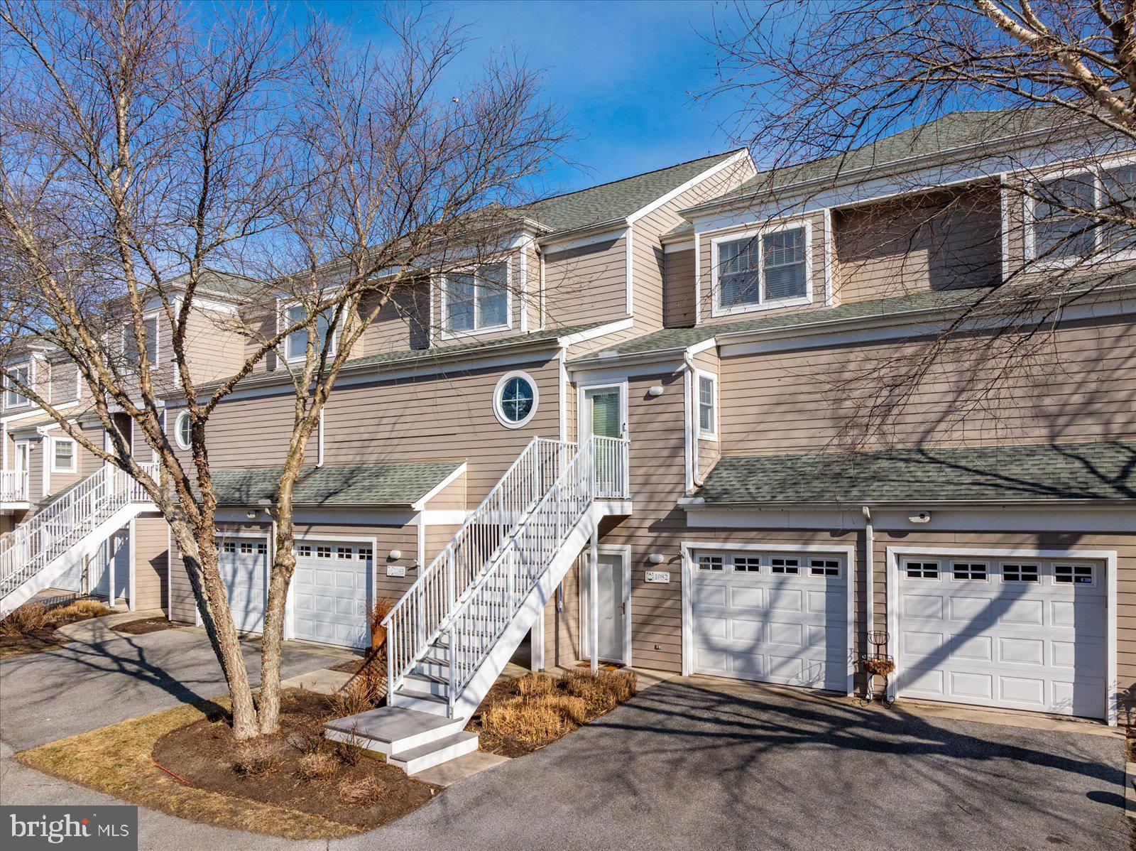 BAYVILLE SHORES - Residential