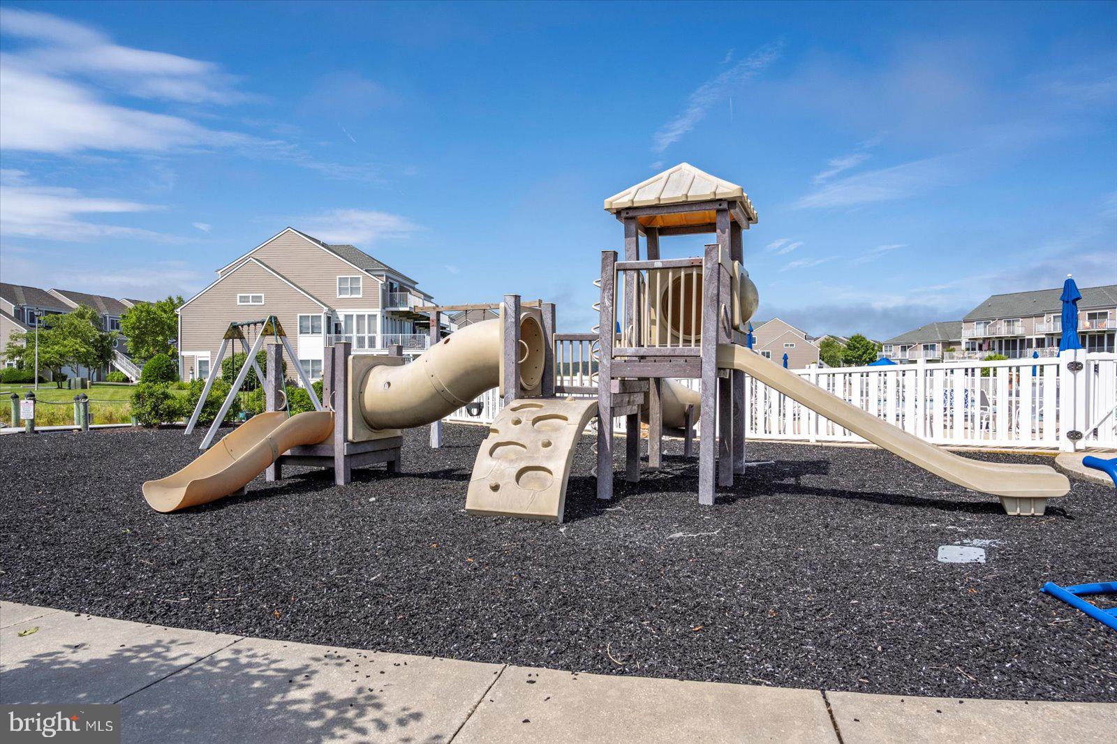 BAYVILLE SHORES - Residential