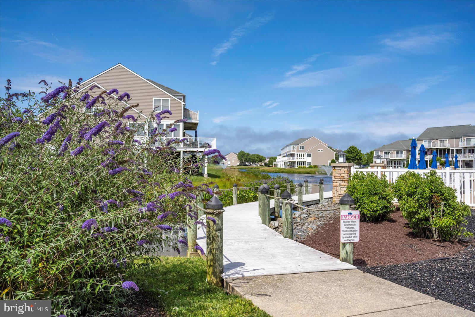 BAYVILLE SHORES - Residential