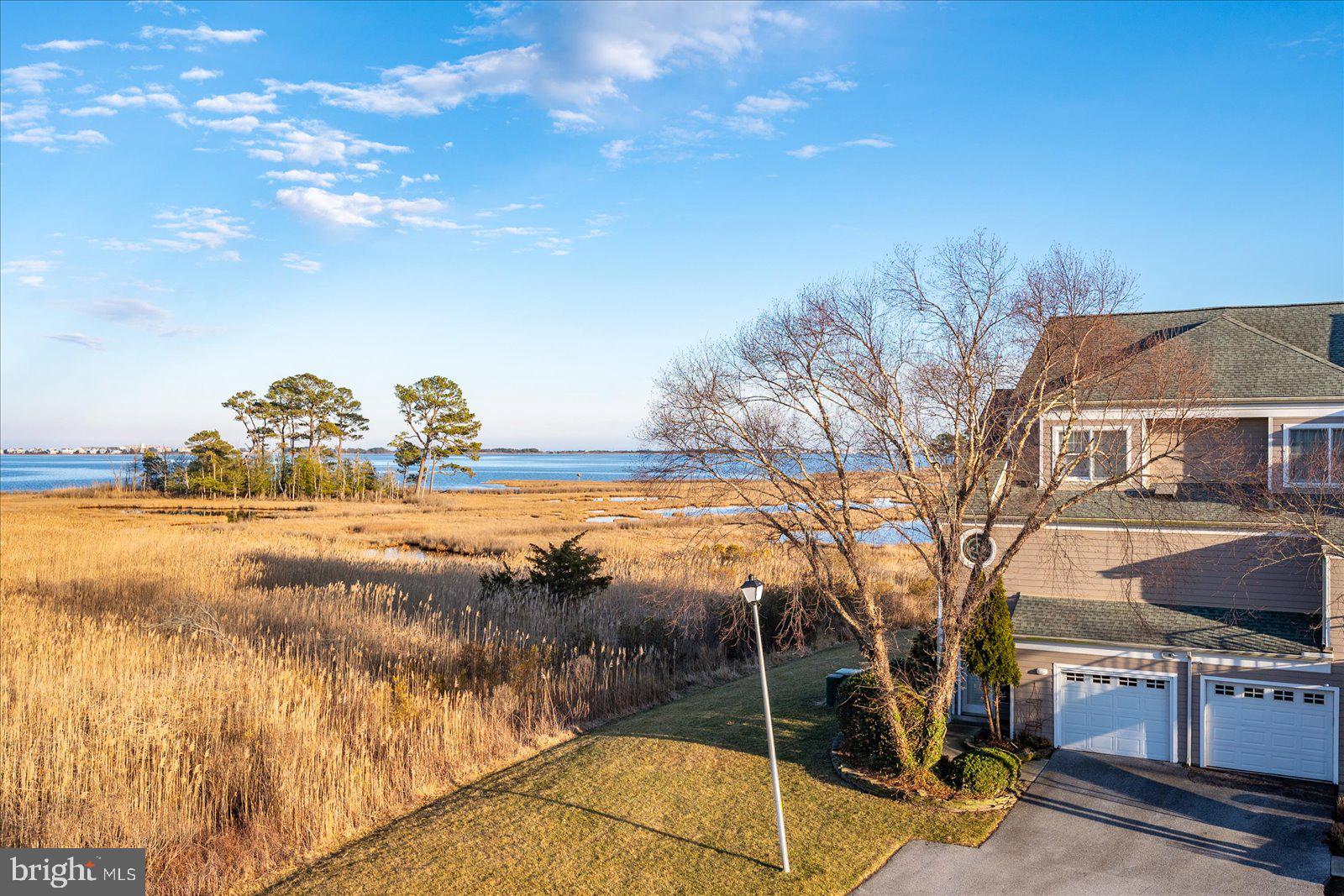 BAYVILLE SHORES - Residential