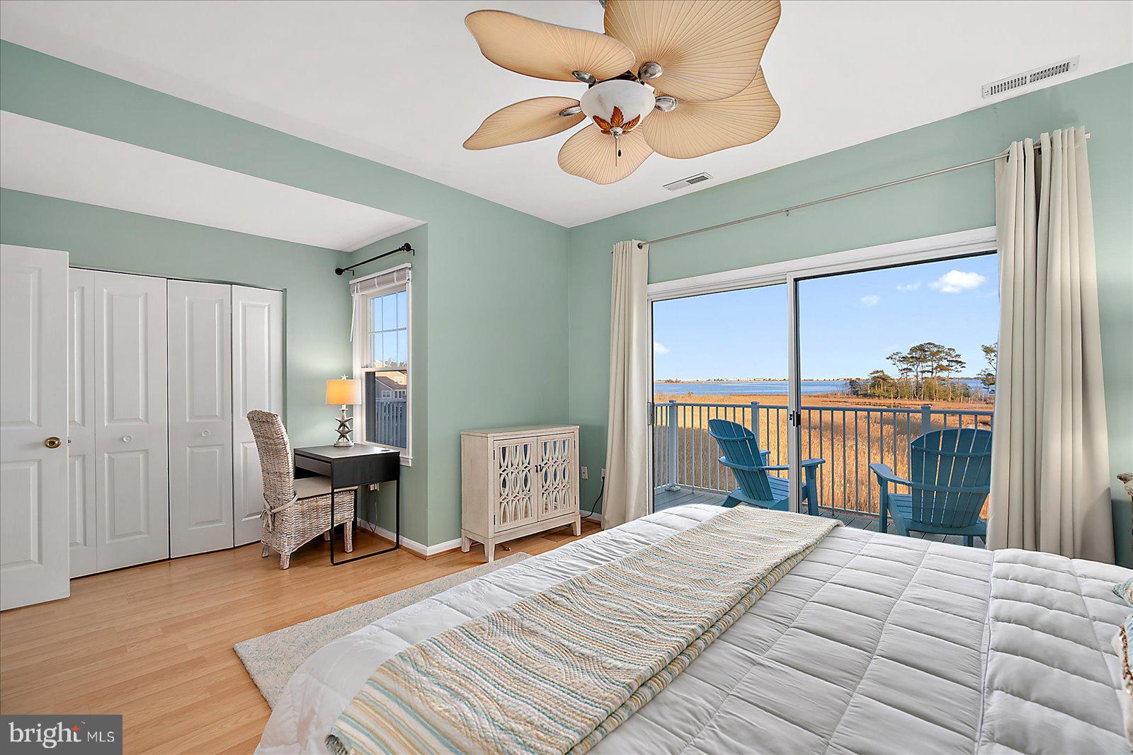 BAYVILLE SHORES - Residential