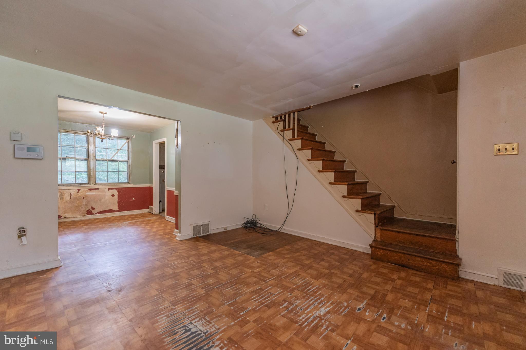 SUTTON TERR - Residential