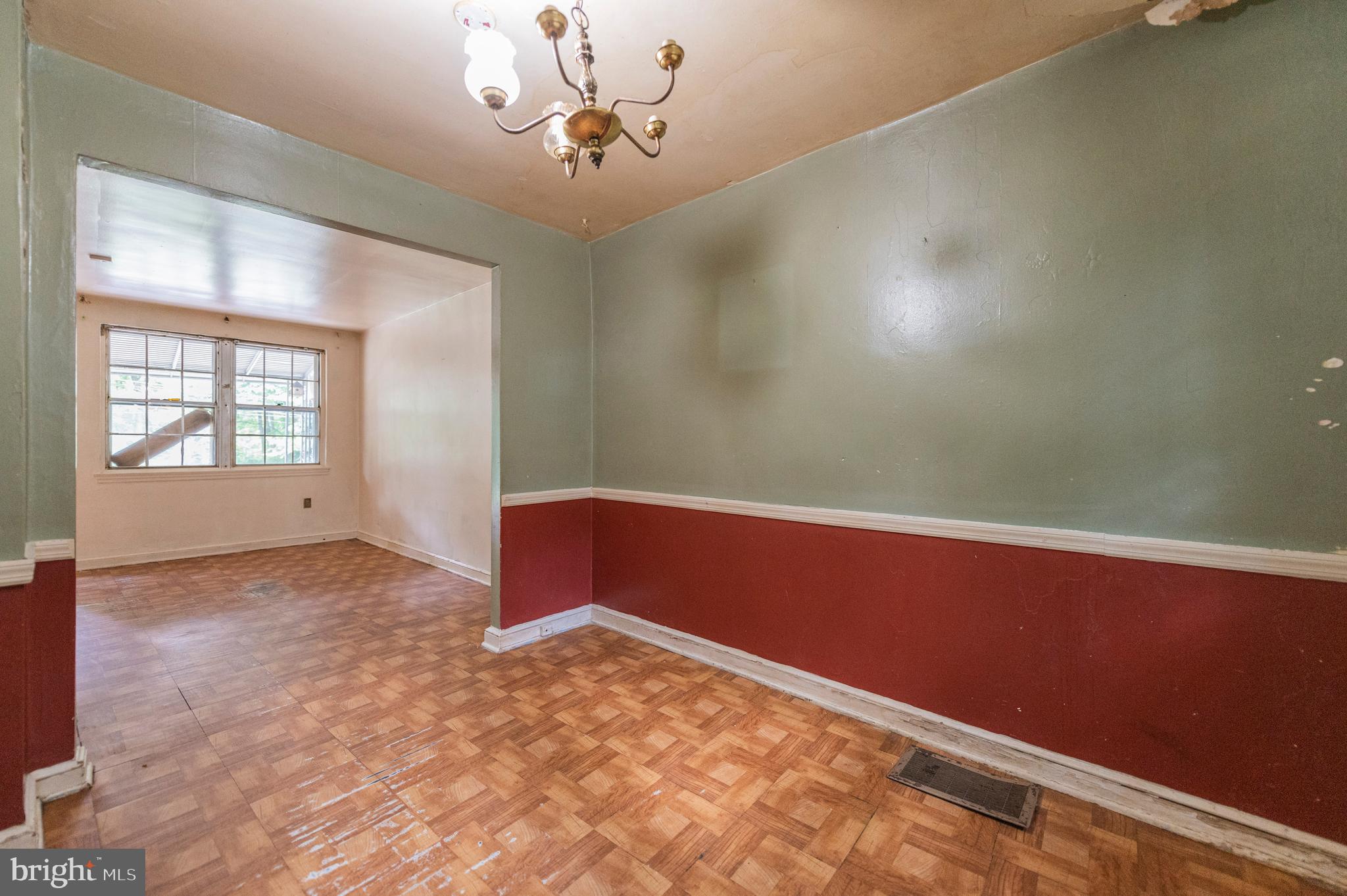 SUTTON TERR - Residential