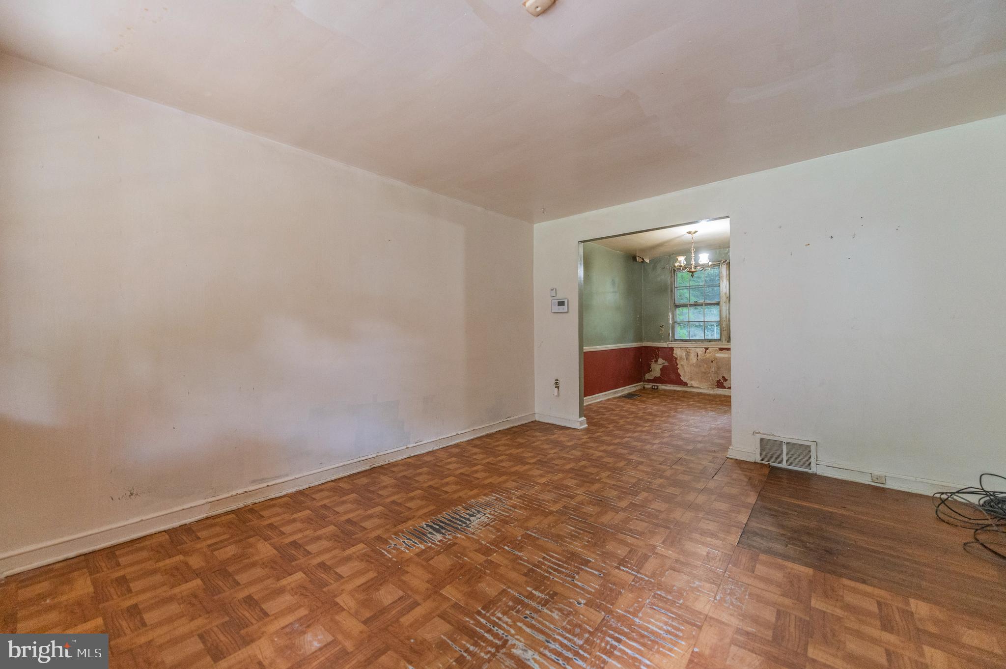 SUTTON TERR - Residential
