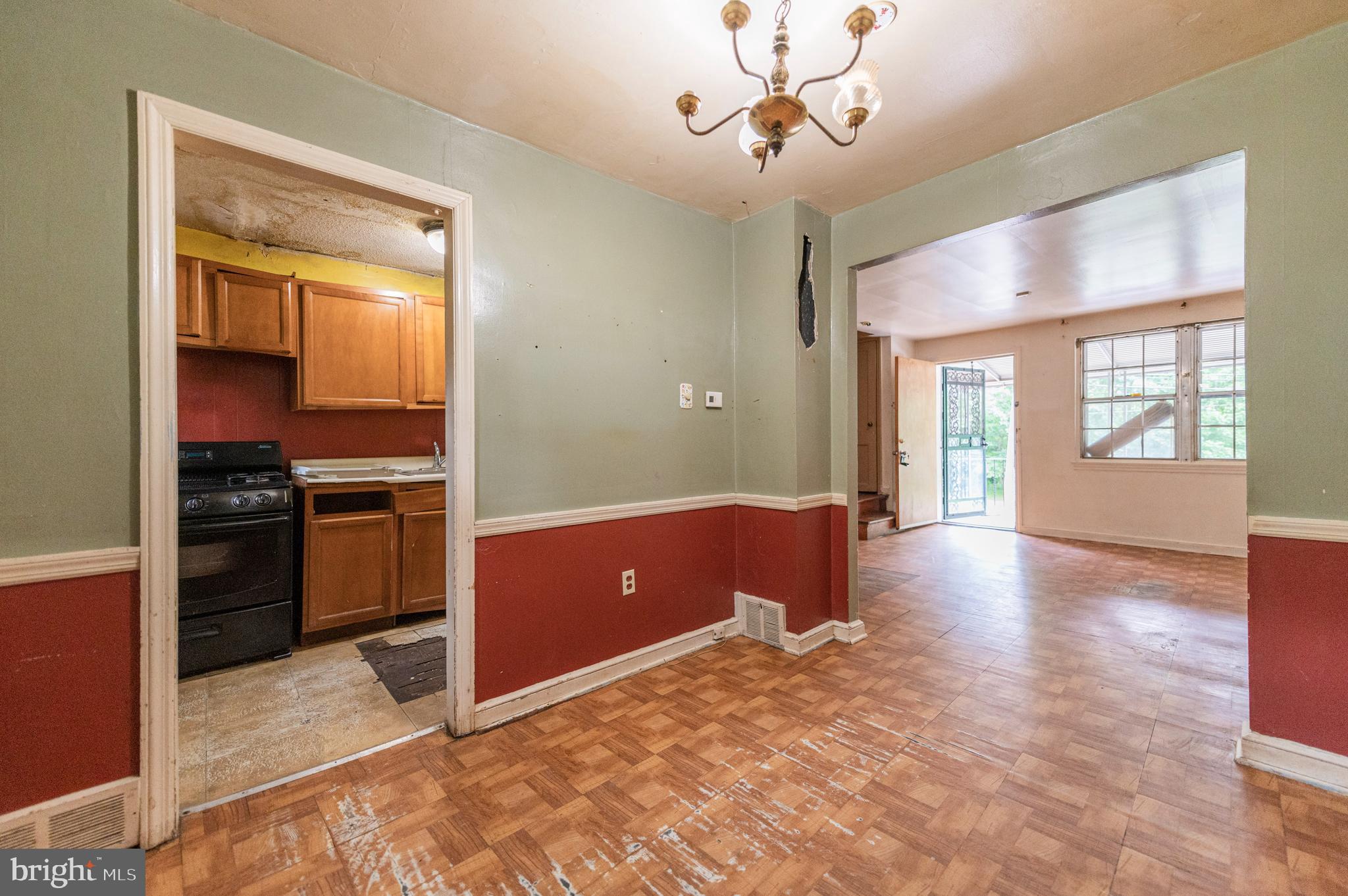 SUTTON TERR - Residential