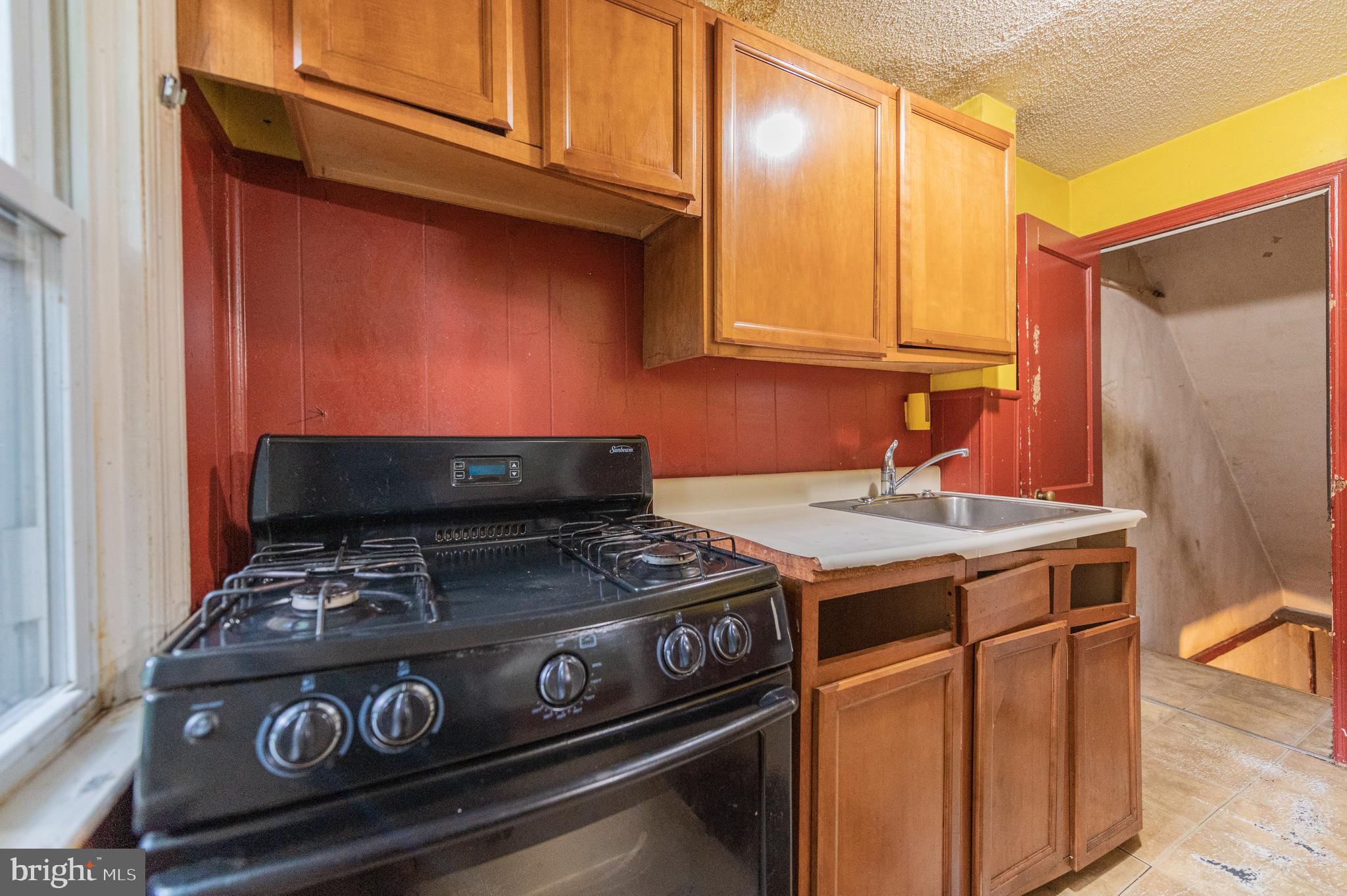 SUTTON TERR - Residential