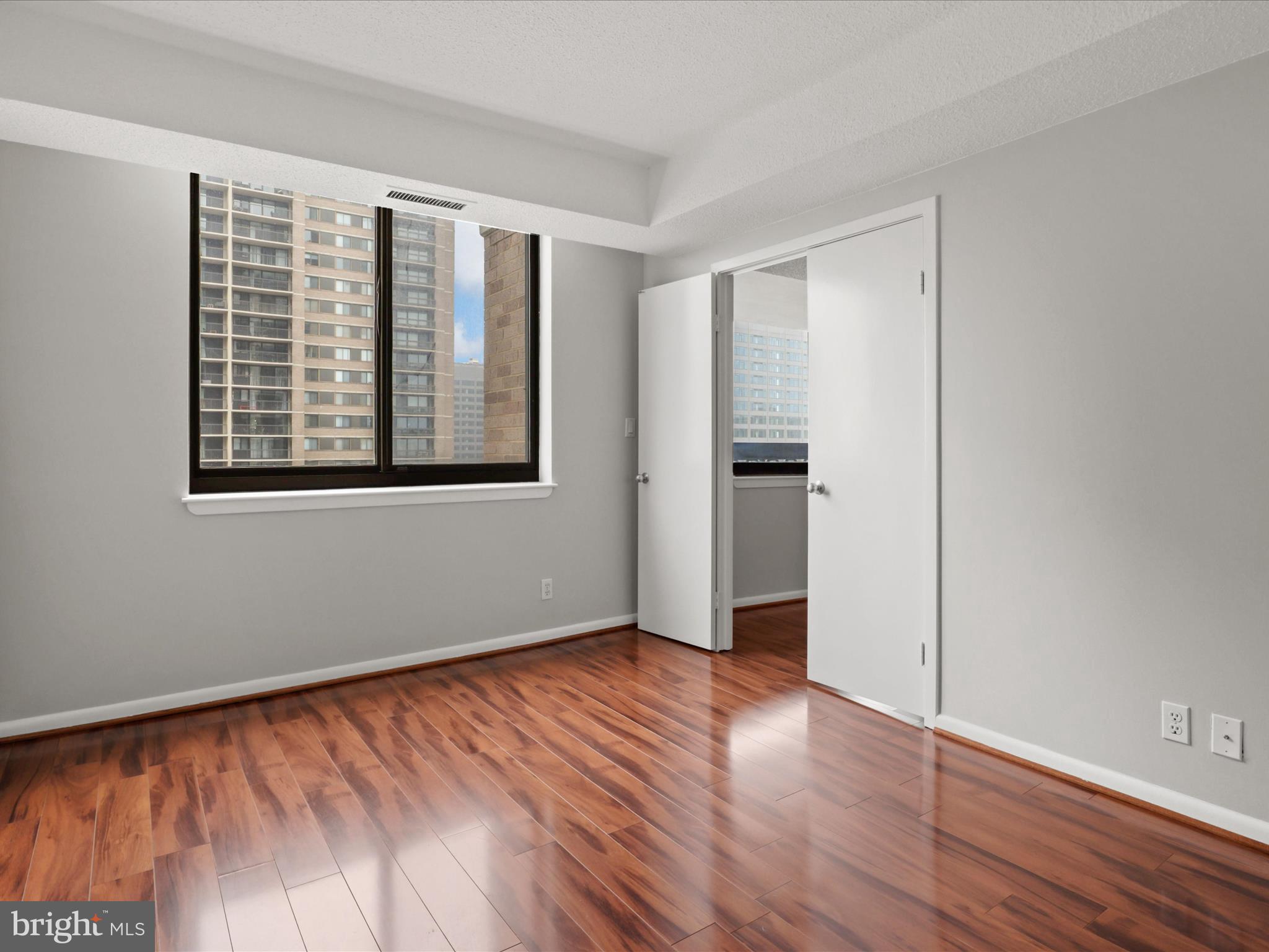 SKYLINE SQUARE CONDO - Residential Lease