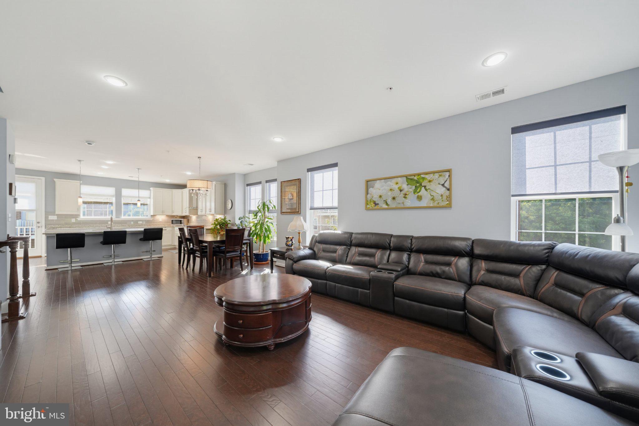 SUMMIT HALL RESERVE - Residential