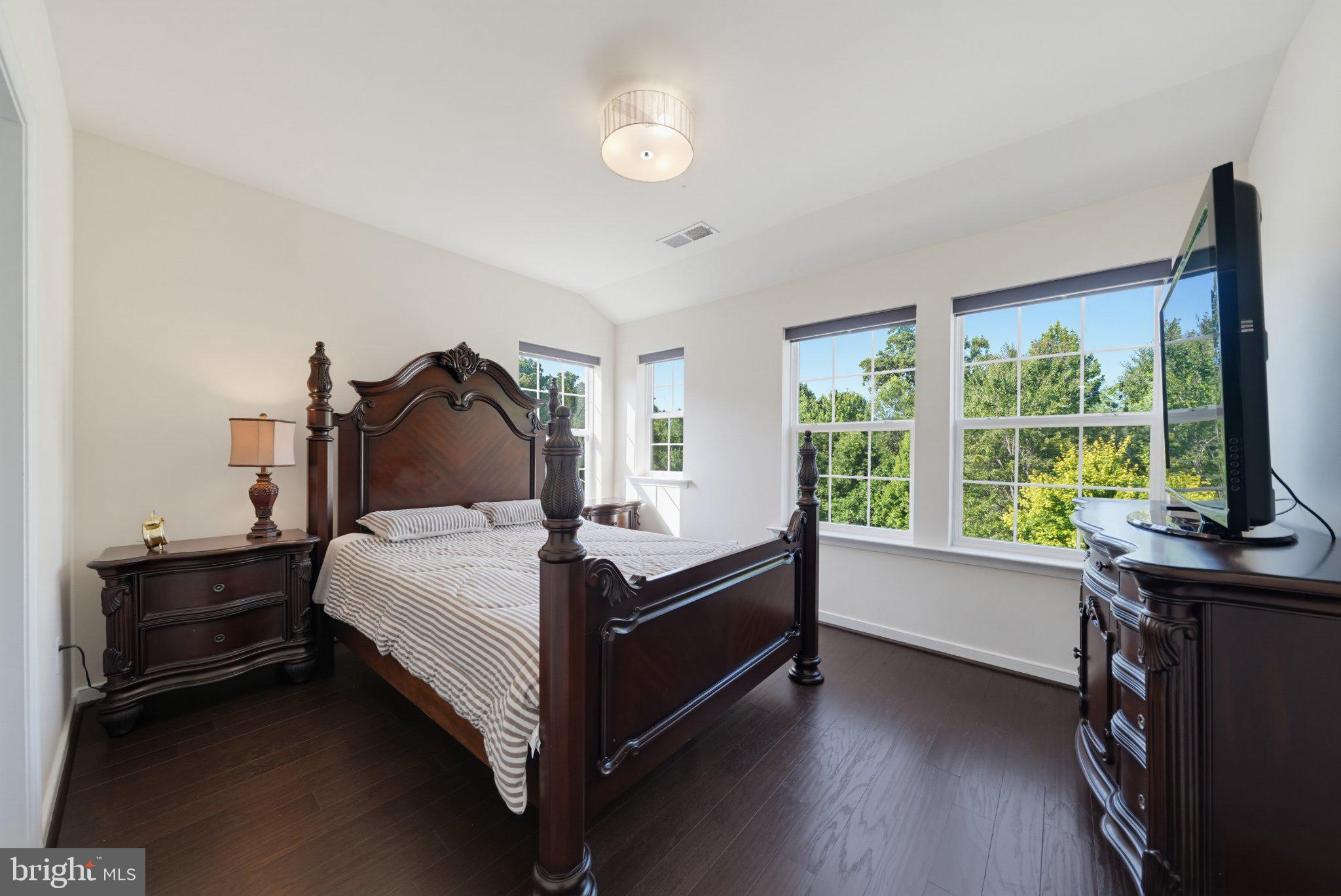 SUMMIT HALL RESERVE - Residential
