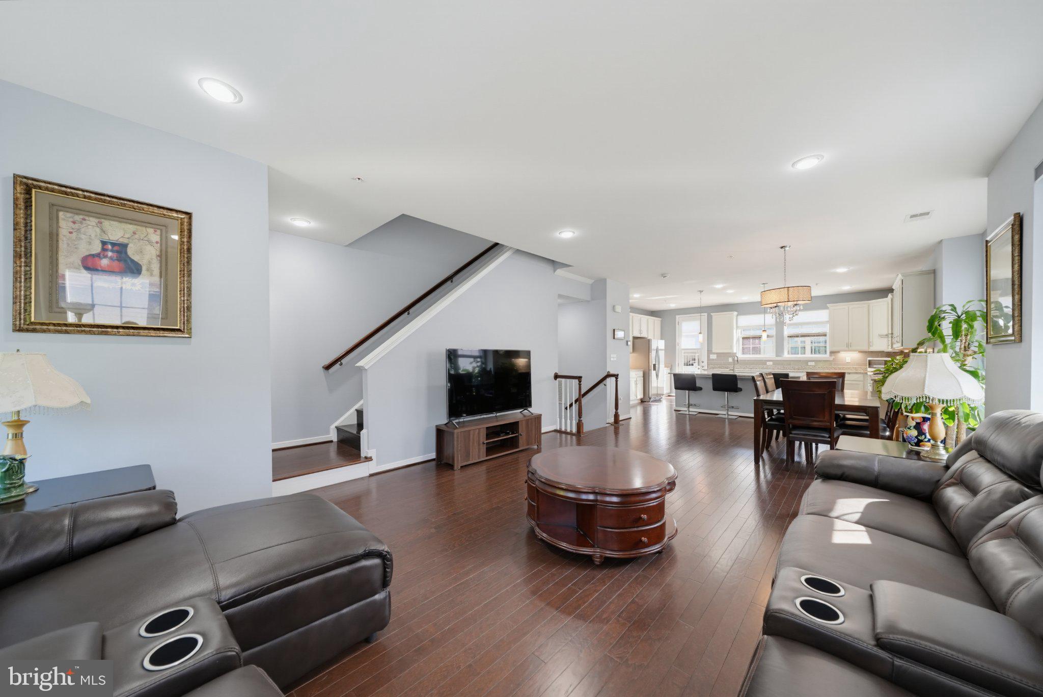 SUMMIT HALL RESERVE - Residential