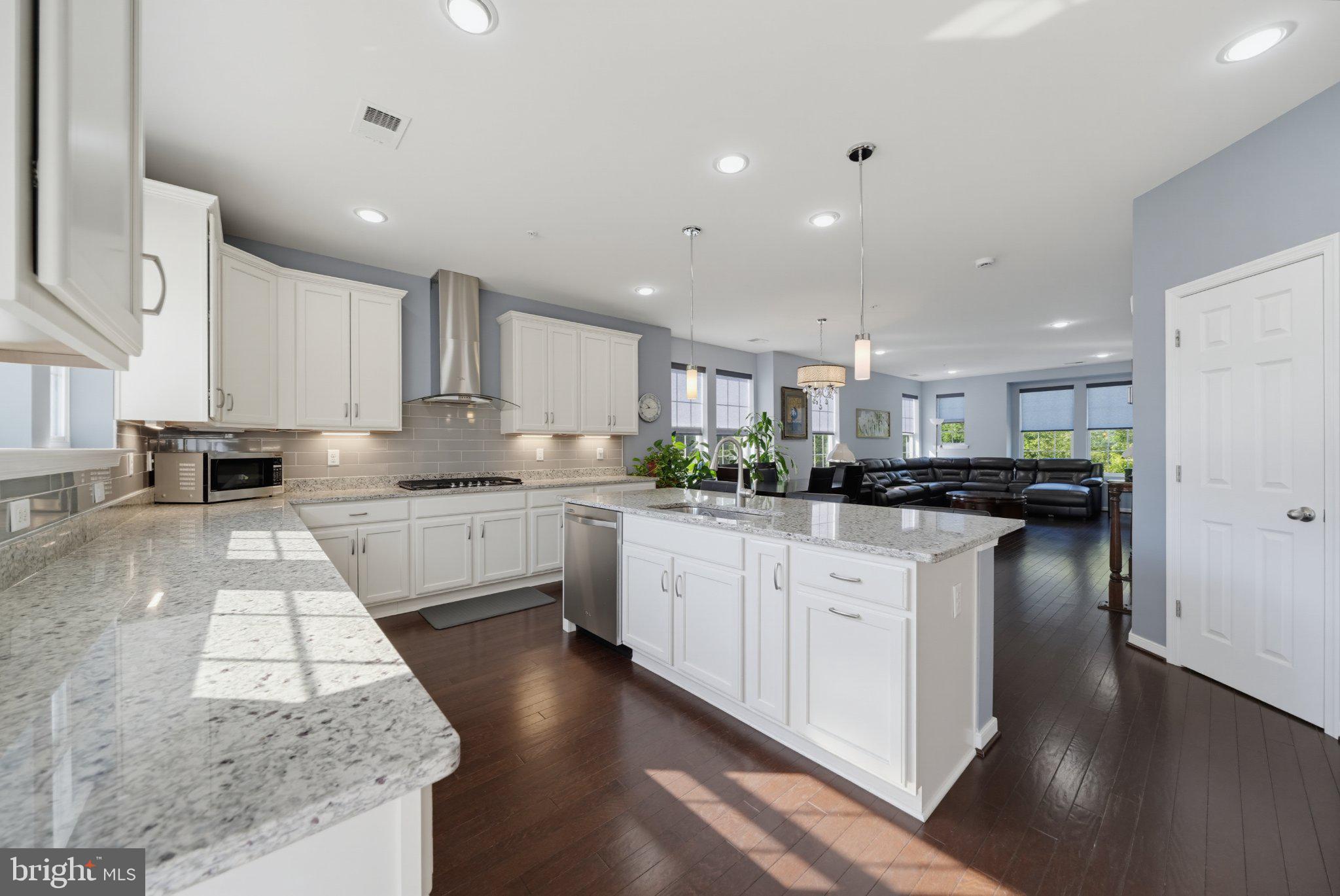 SUMMIT HALL RESERVE - Residential