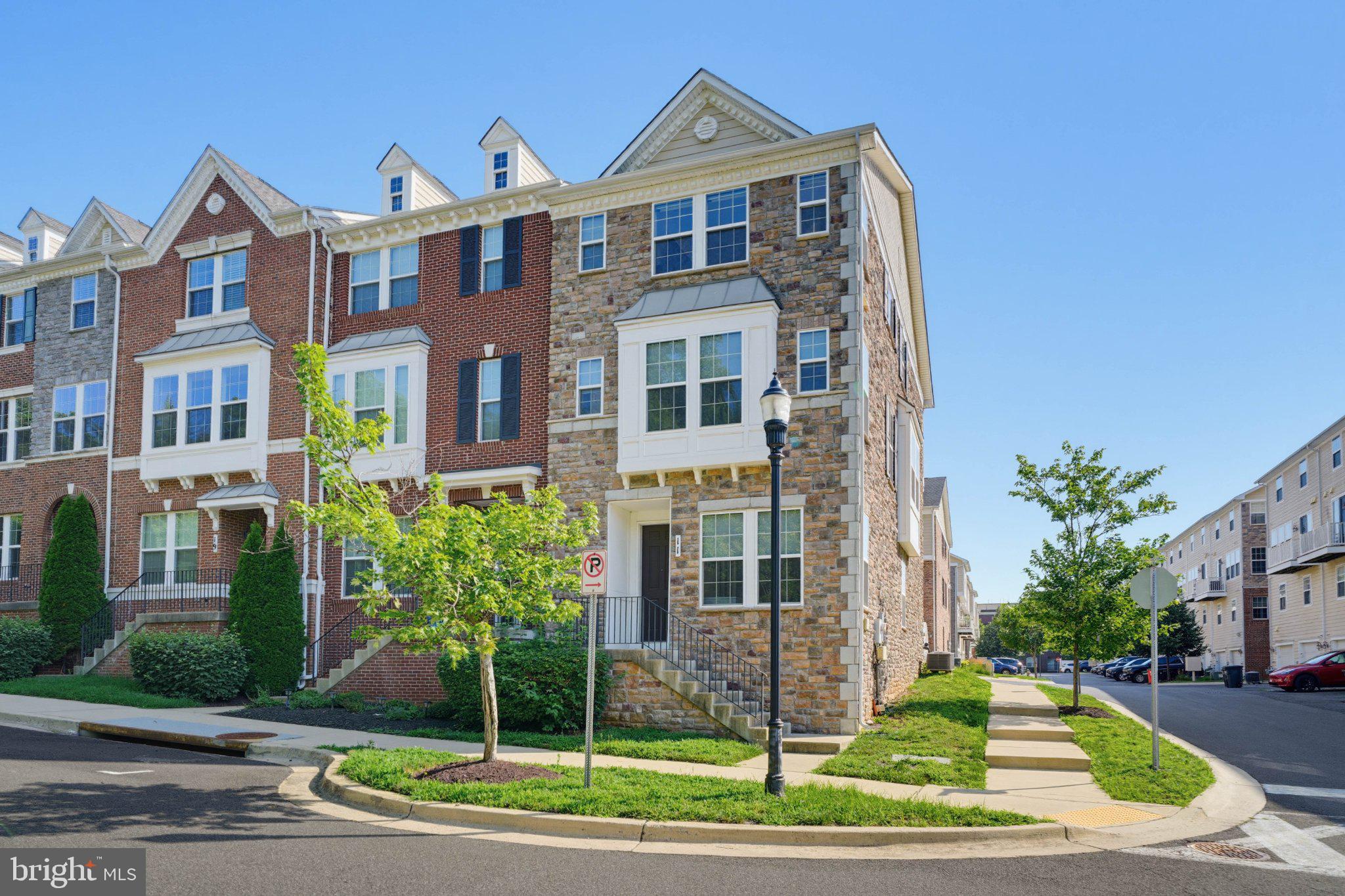 SUMMIT HALL RESERVE - Residential