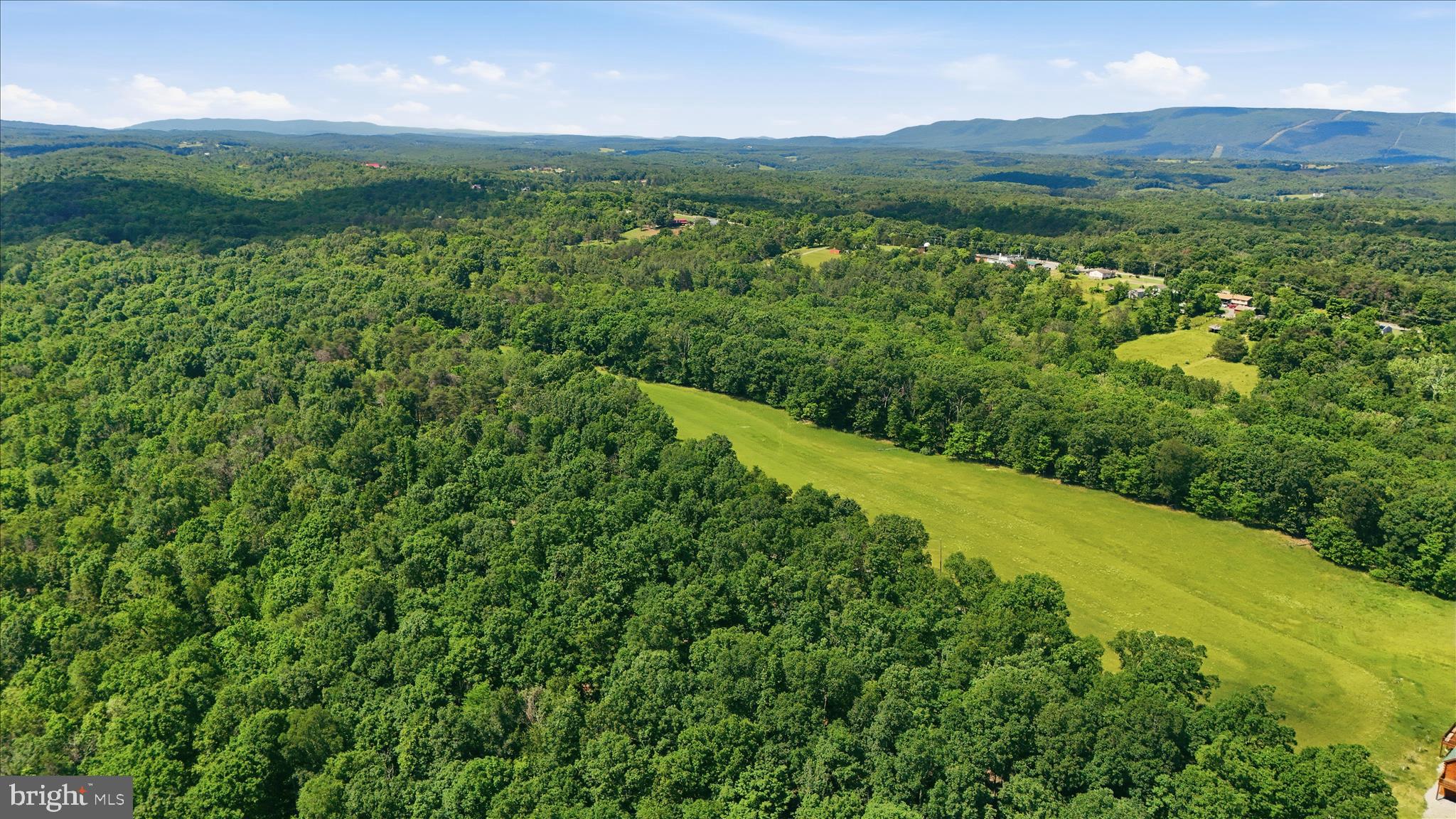 SLIM CHANCE ACRES - Land