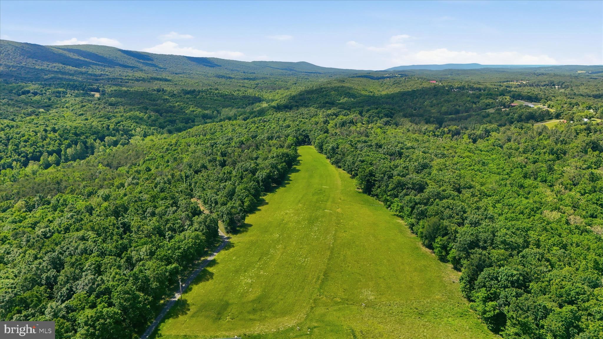SLIM CHANCE ACRES - Land