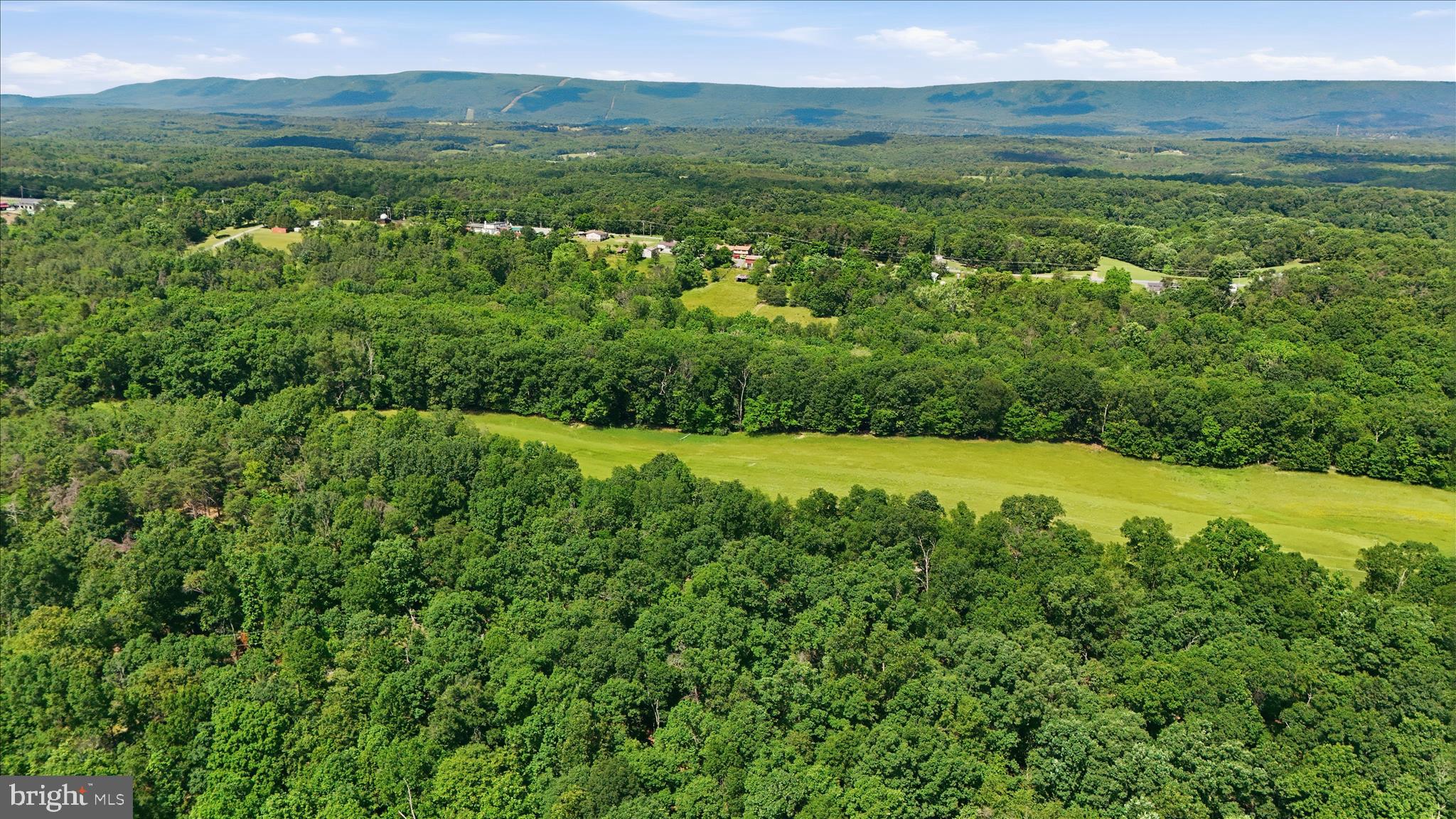 SLIM CHANCE ACRES - Land