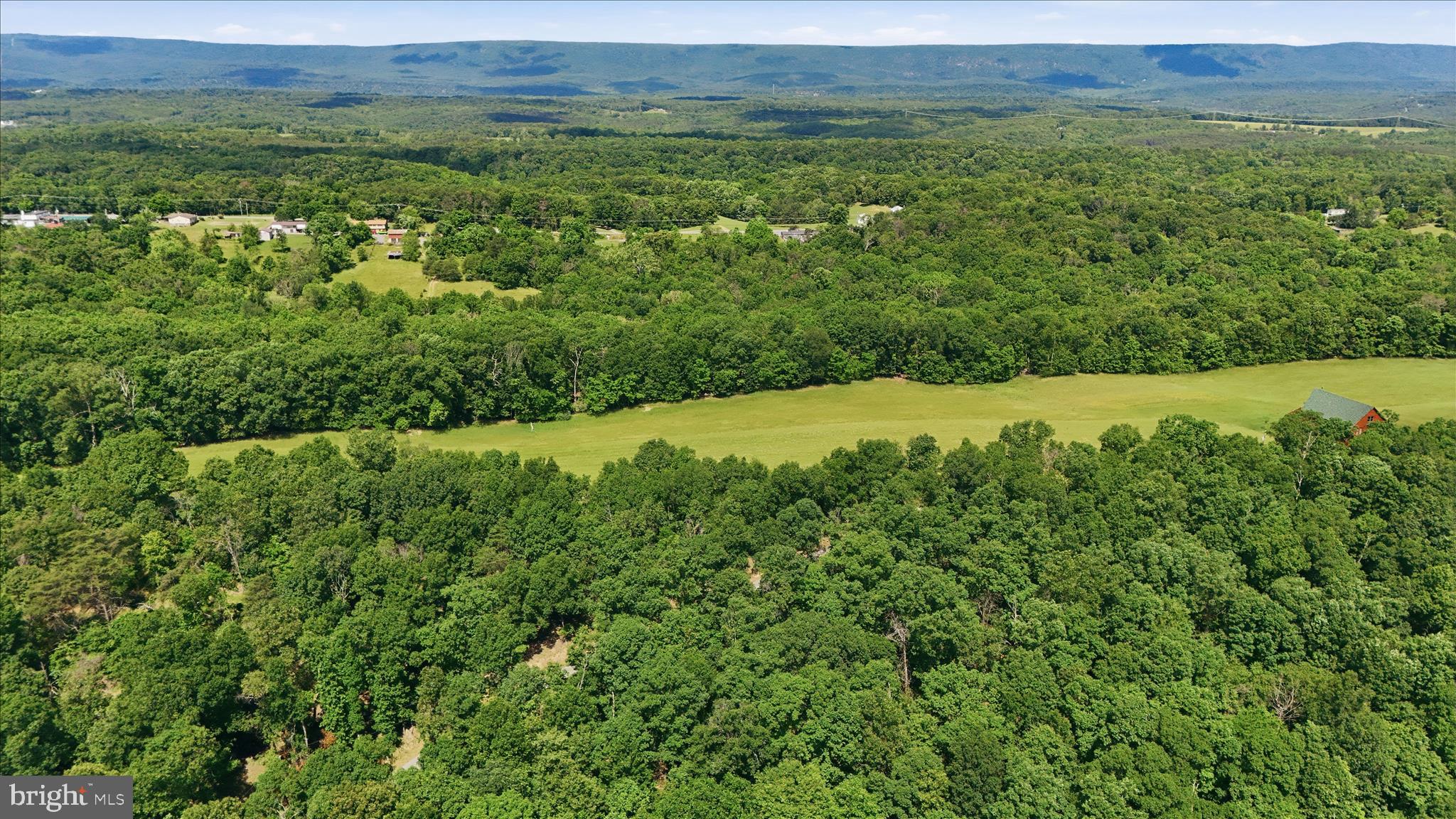SLIM CHANCE ACRES - Land