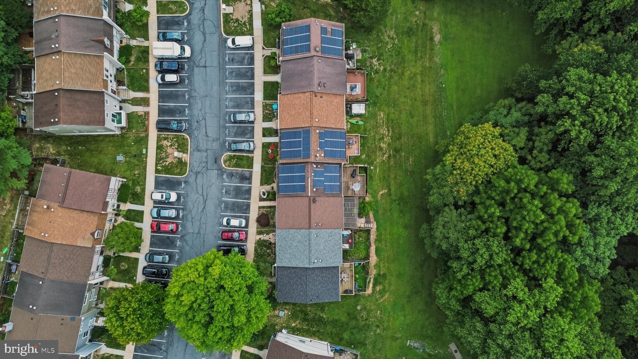 COUNTRY RD TOWNHOUSES - Residential