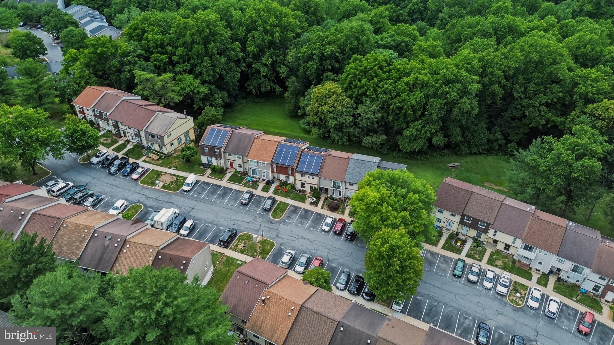 COUNTRY RD TOWNHOUSES - Residential