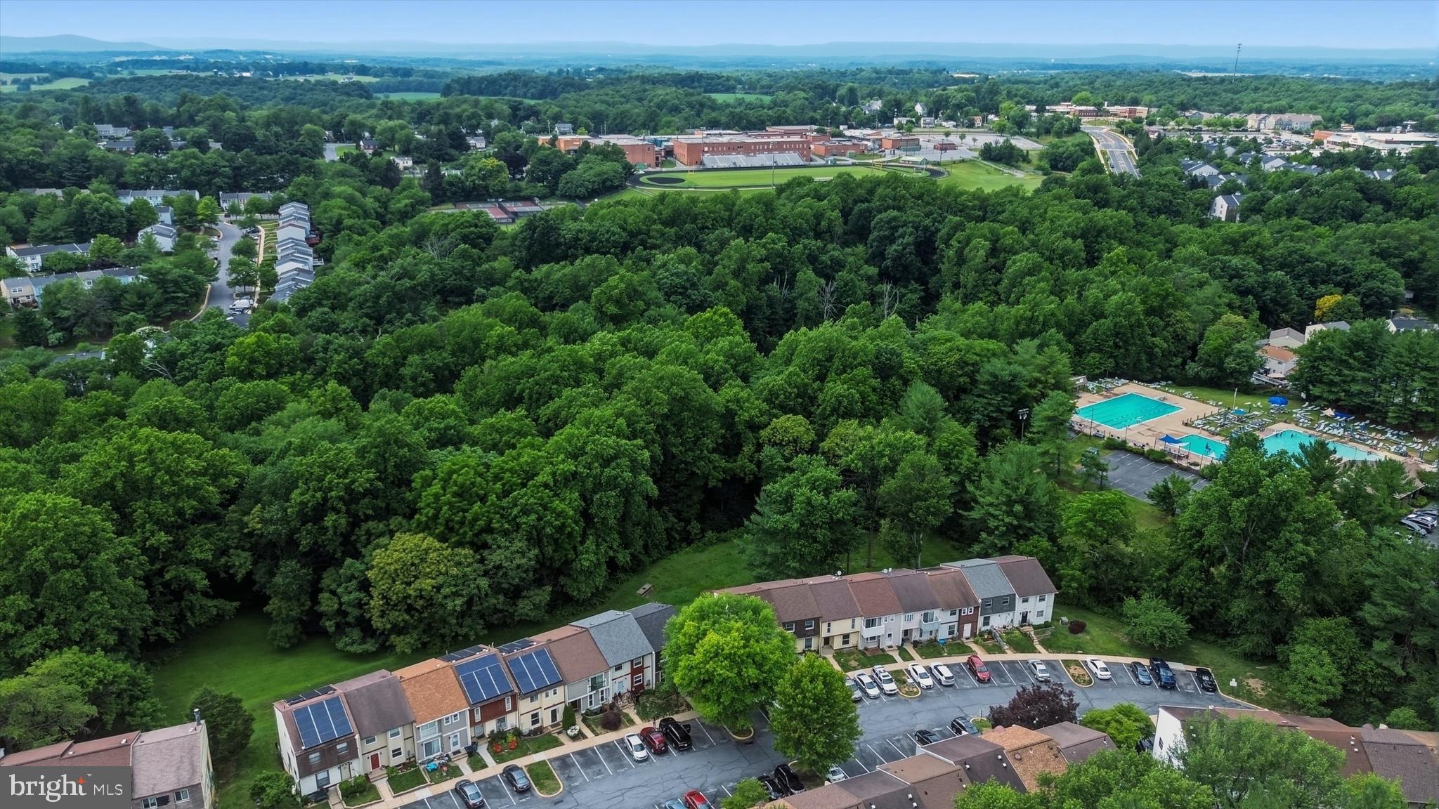 COUNTRY RD TOWNHOUSES - Residential