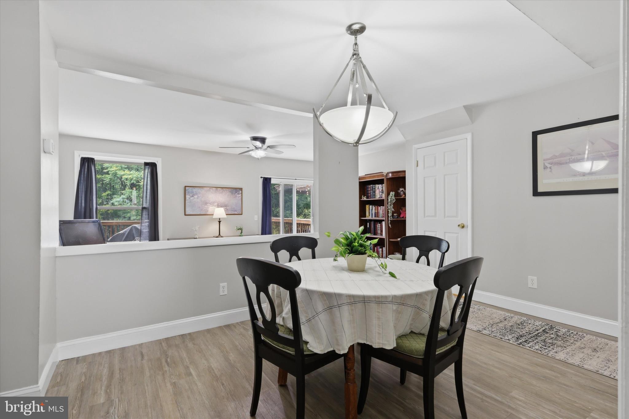 COUNTRY RD TOWNHOUSES - Residential