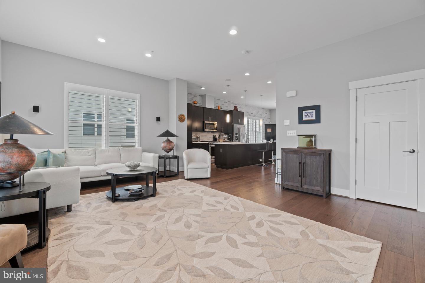 JUNCTION SQUARE - Residential