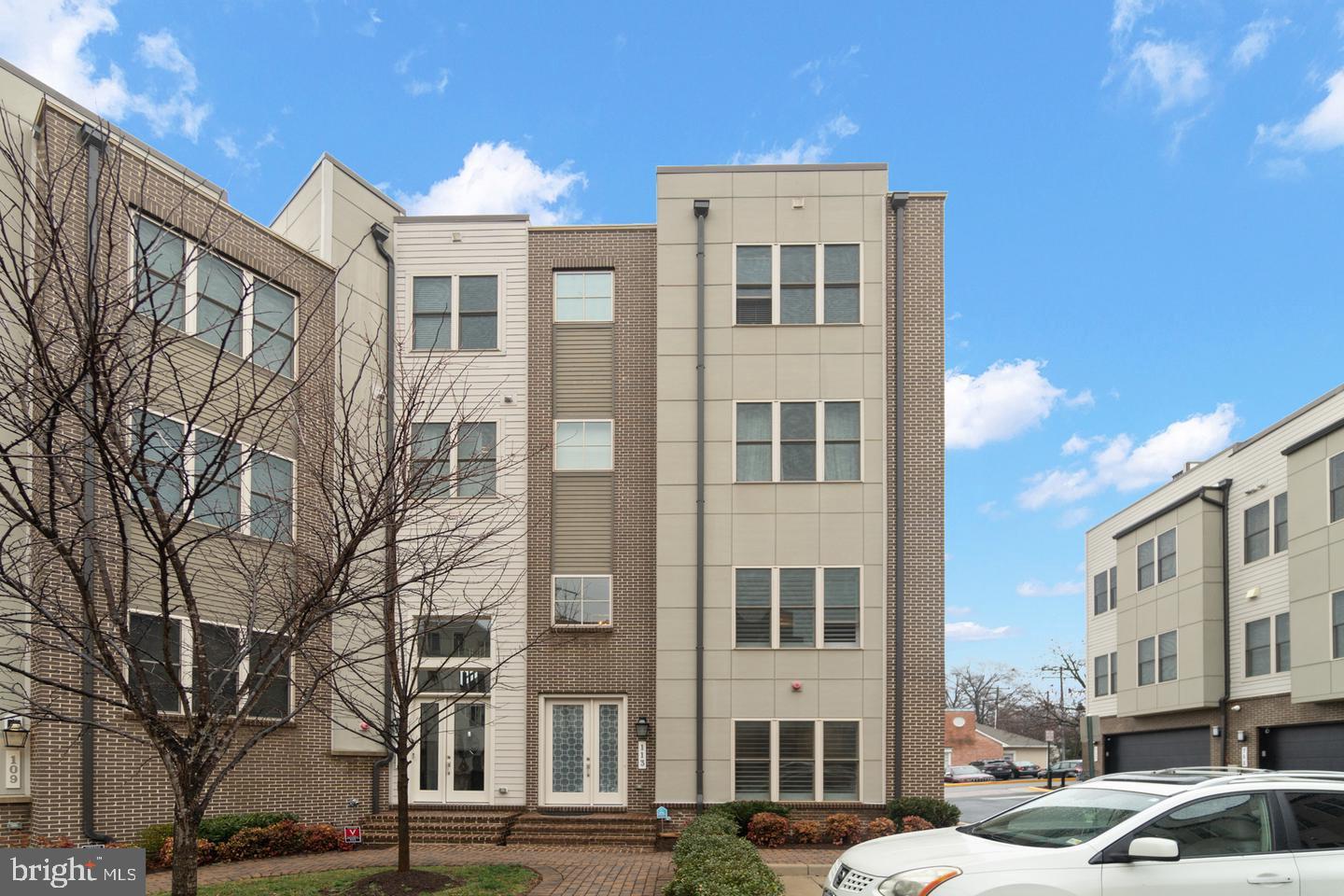 JUNCTION SQUARE - Residential
