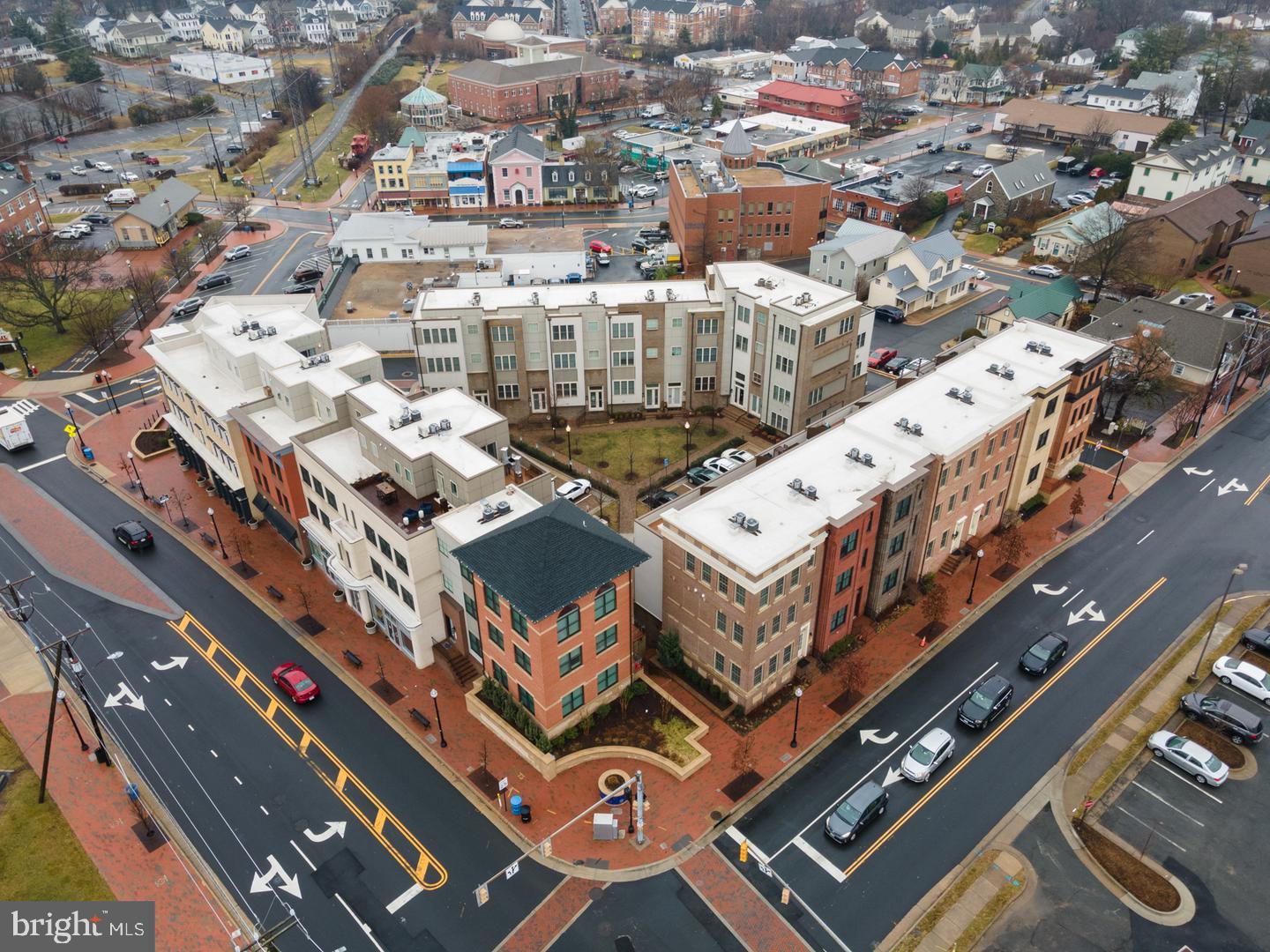 JUNCTION SQUARE - Residential